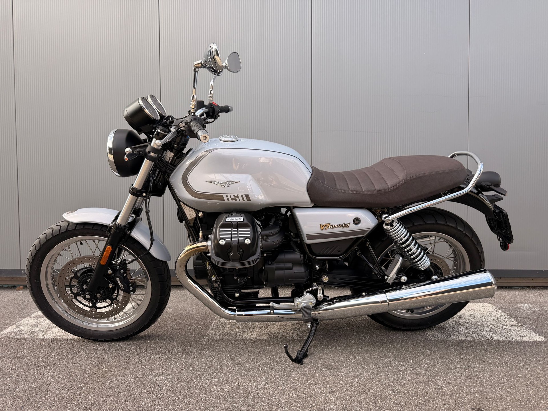 MOTO GUZZI V7 SPECIAL-image-3