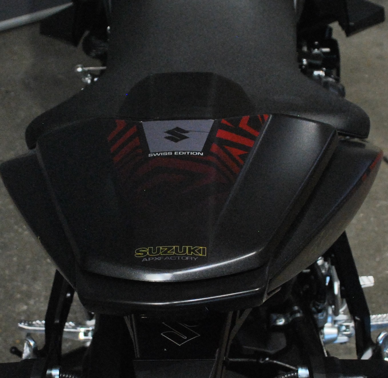 SUZUKI GSX-8R-image-8