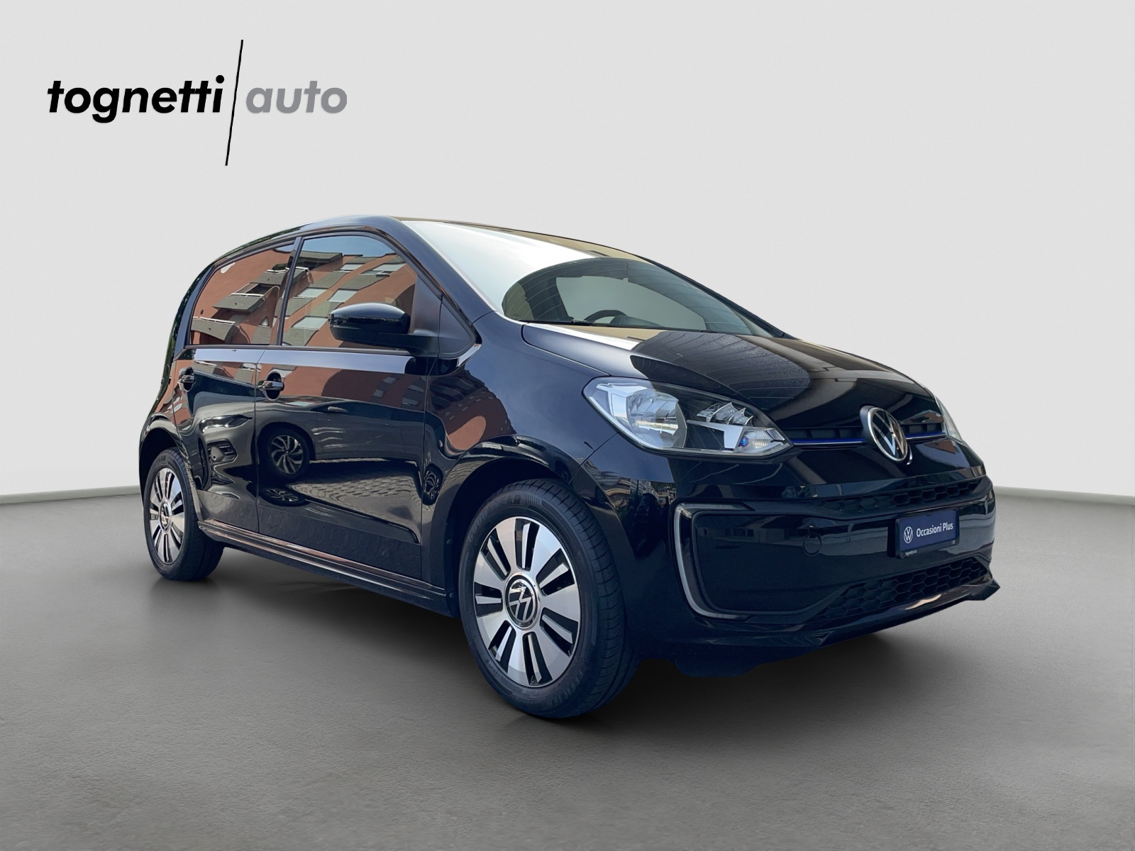 VW e-Up-showroom-element-1