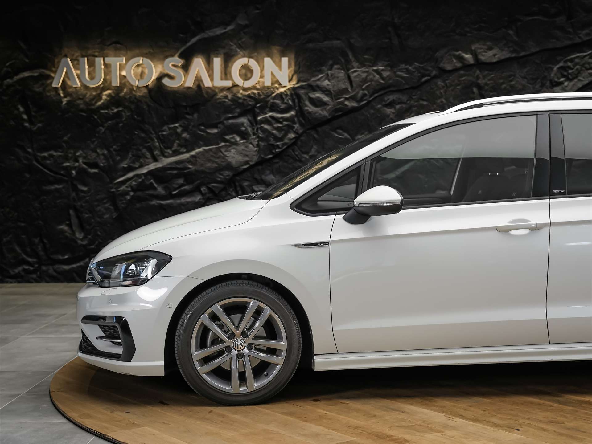 VW Golf Sportsvan 1.4 TSI R-Line DSG *Panorama*CH Fahrzeug*-image-18