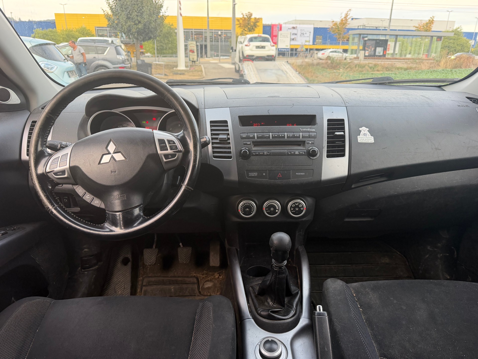 MITSUBISHI Outlander 2.2 DID Intense 4WD-image-9