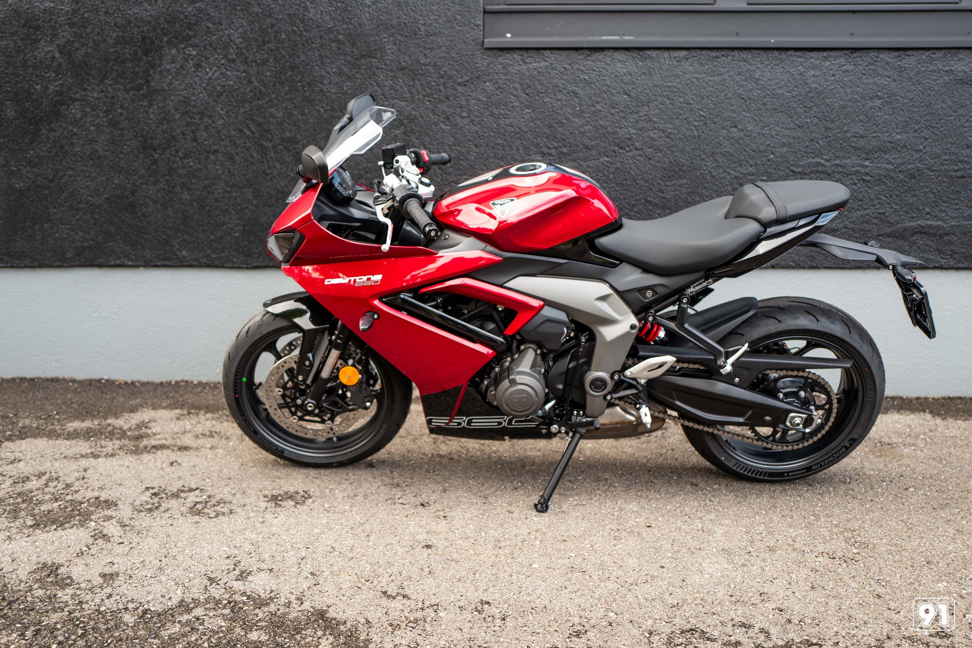 TRIUMPH Daytona 660-image-1