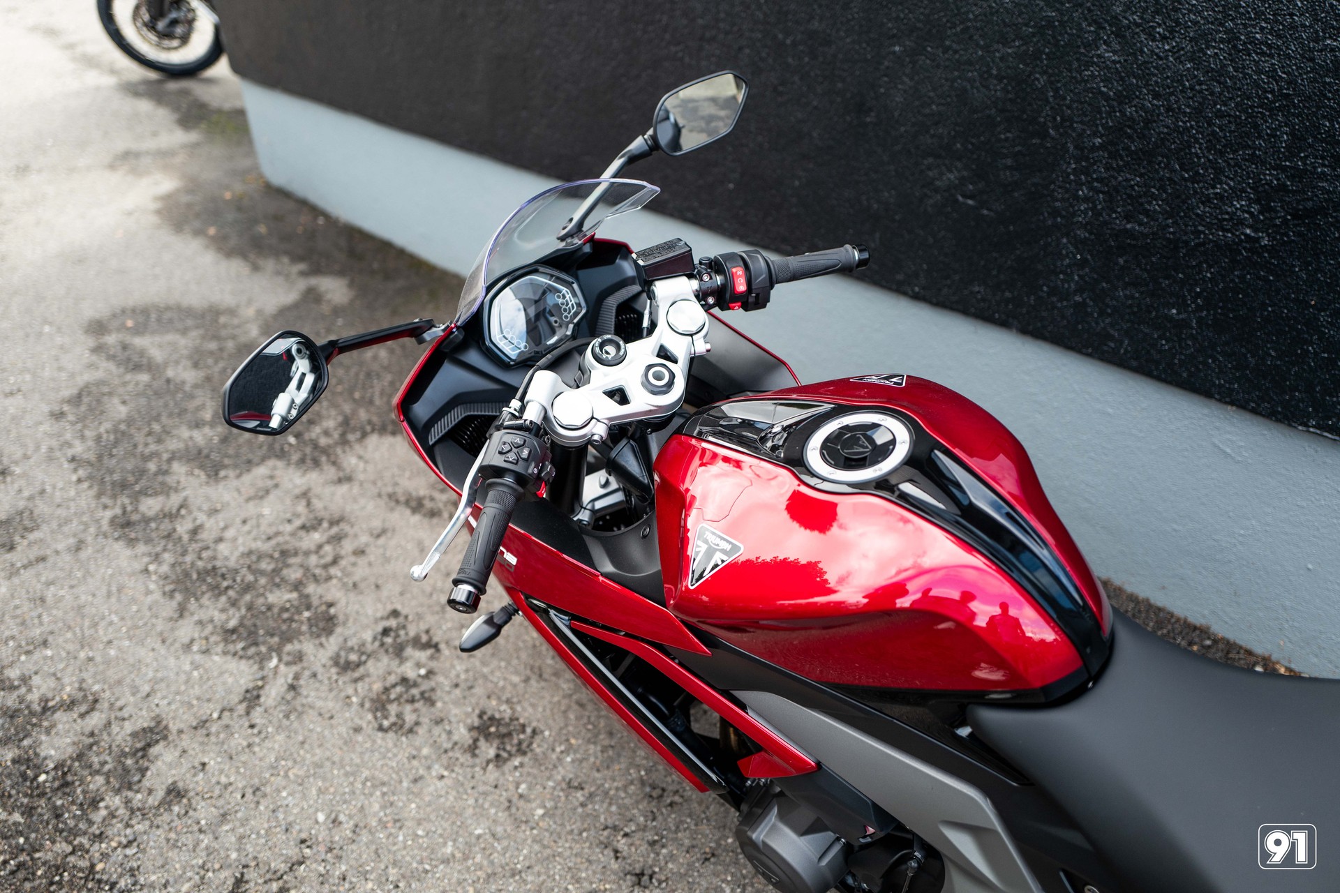 TRIUMPH Daytona 660-image-3