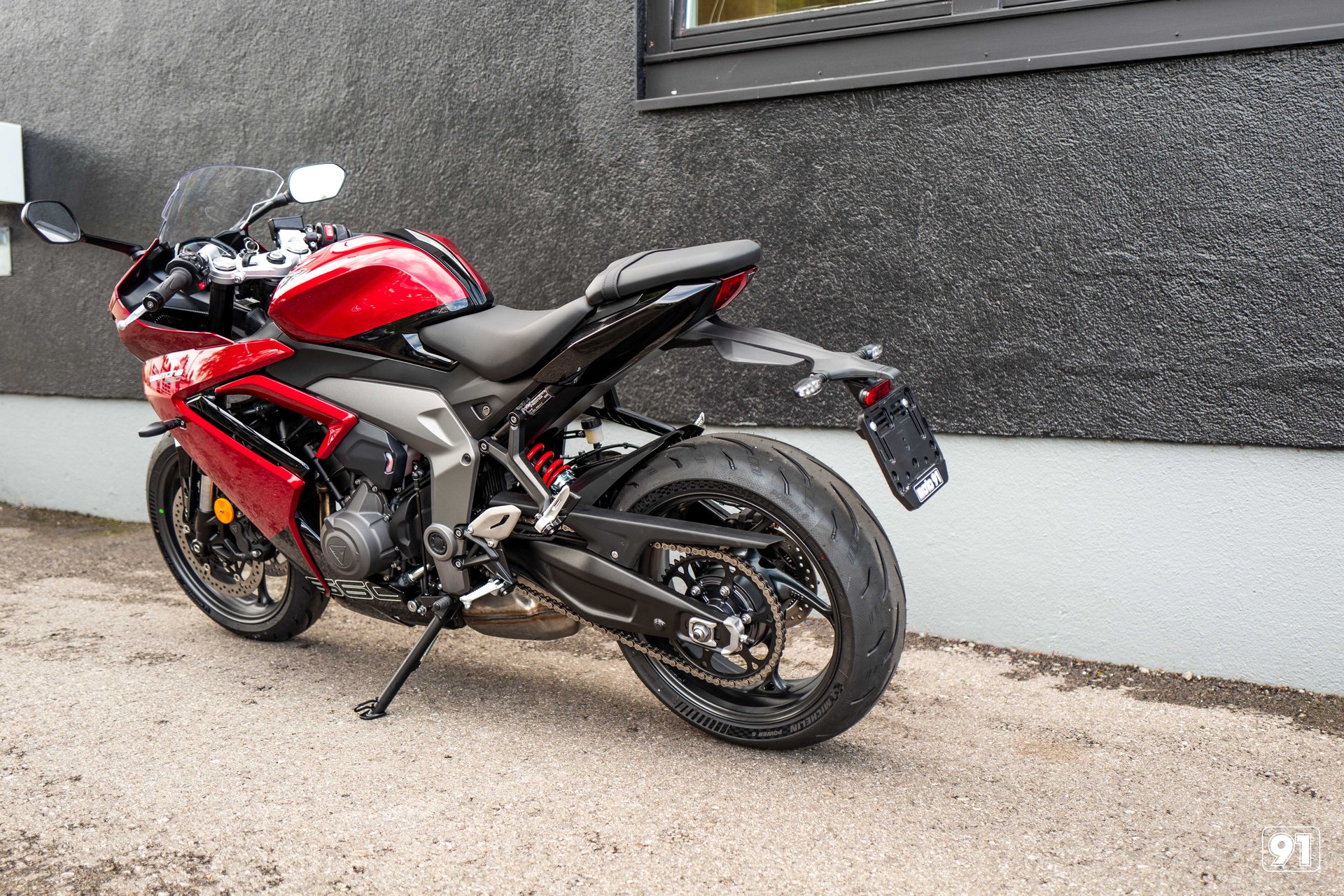 TRIUMPH Daytona 660-image-2