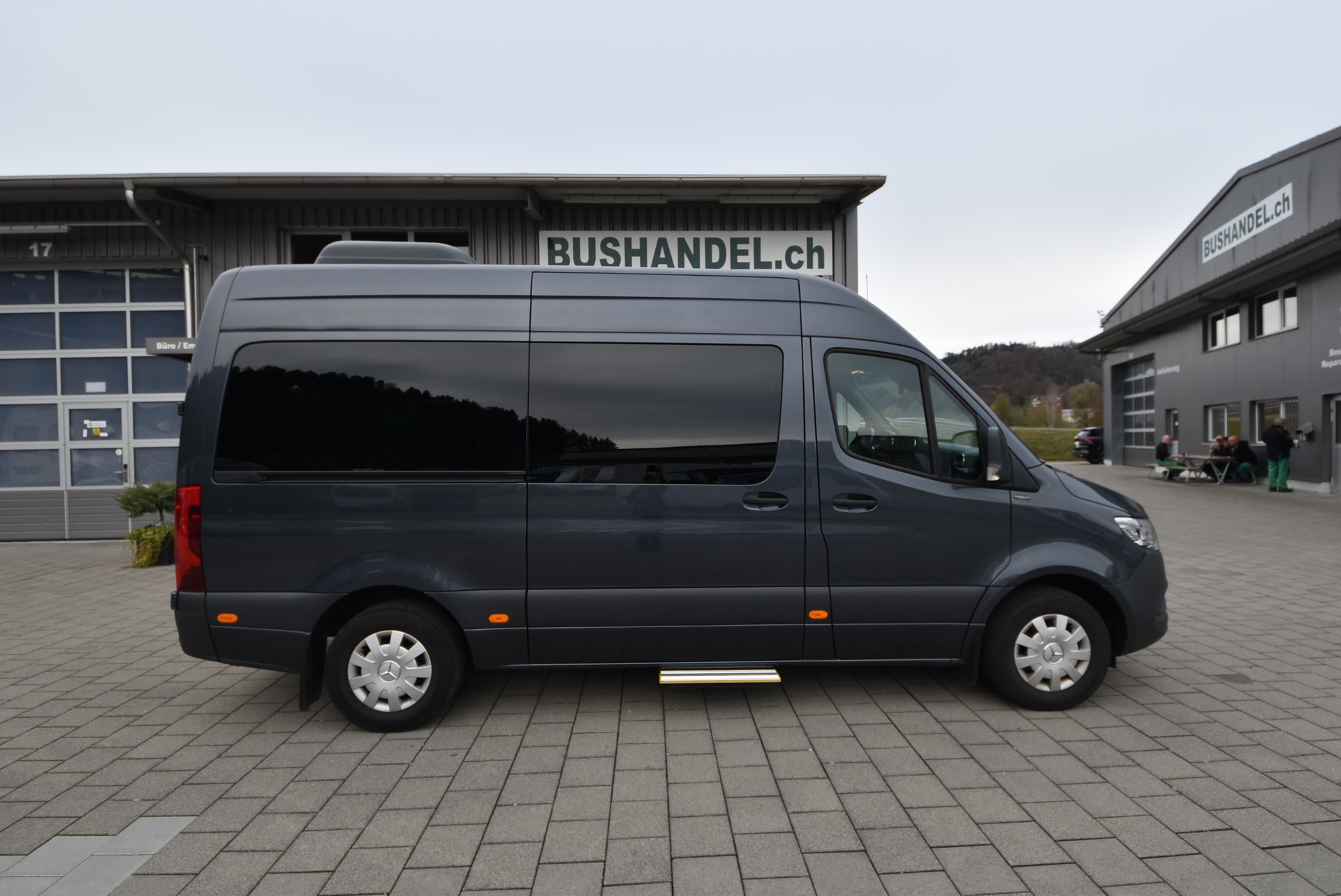 MERCEDES-BENZ Sprinter 317 CDI VIP Kleinbus-image-1