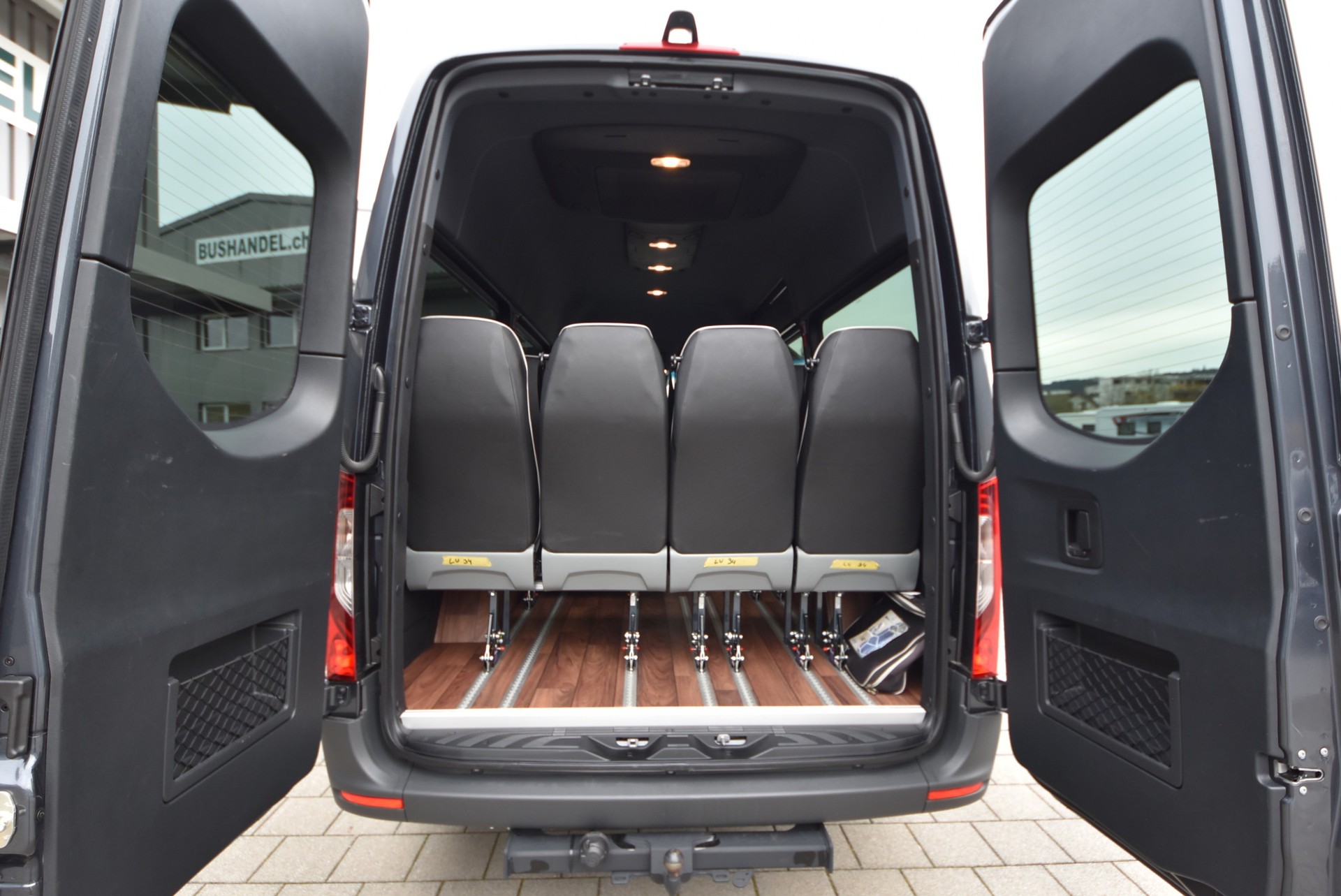 MERCEDES-BENZ Sprinter 317 CDI VIP Kleinbus-image-3