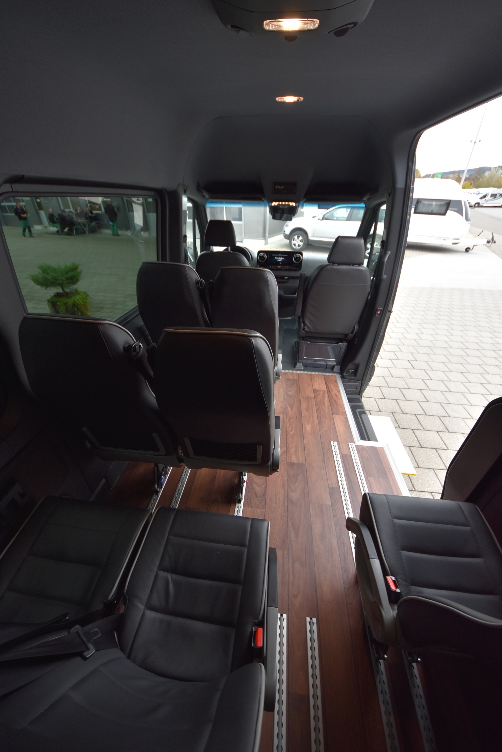 MERCEDES-BENZ Sprinter 317 CDI VIP Kleinbus-image-12
