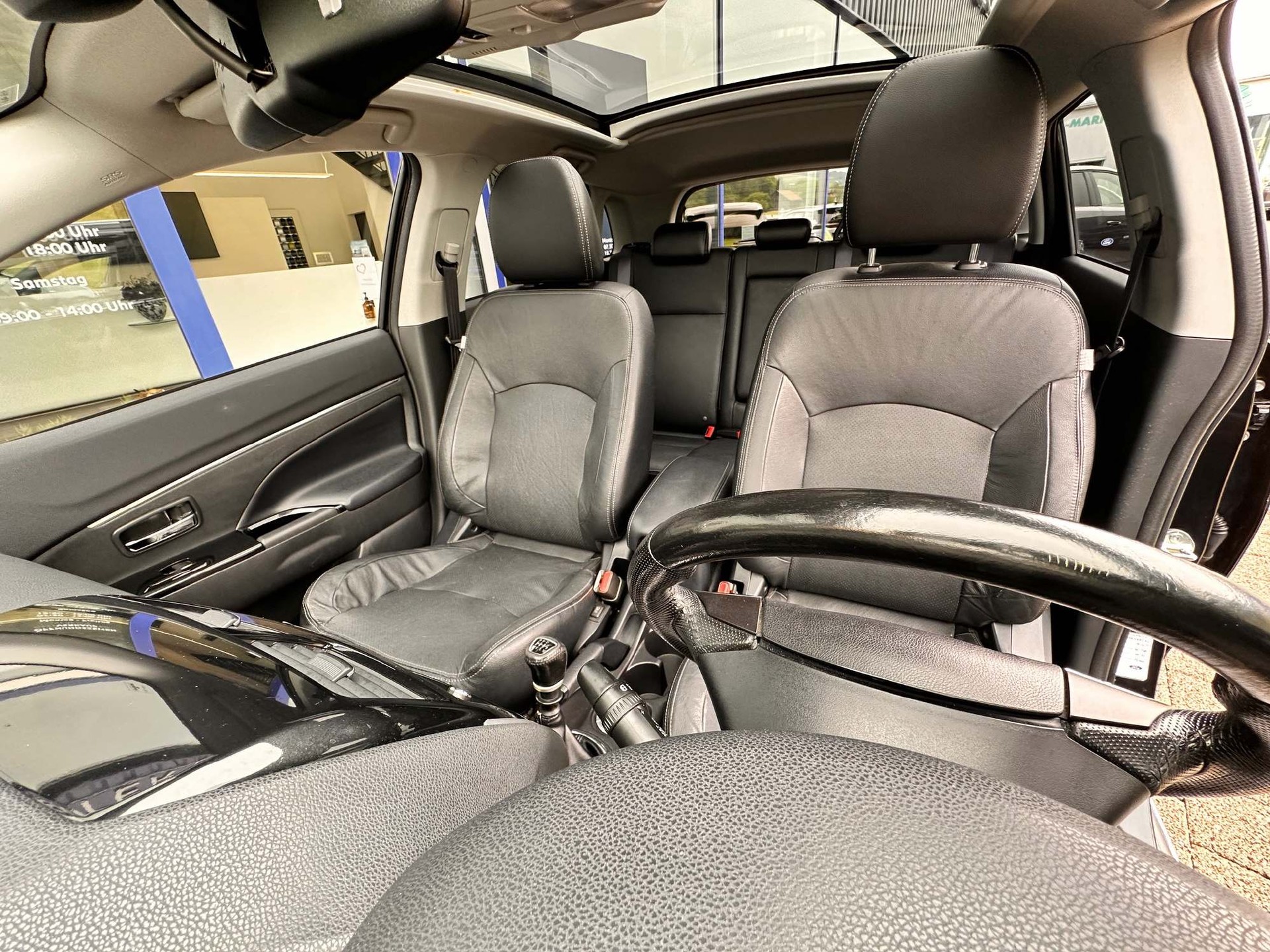 PEUGEOT 4008 1.8 HDi Allure S/S-image-12