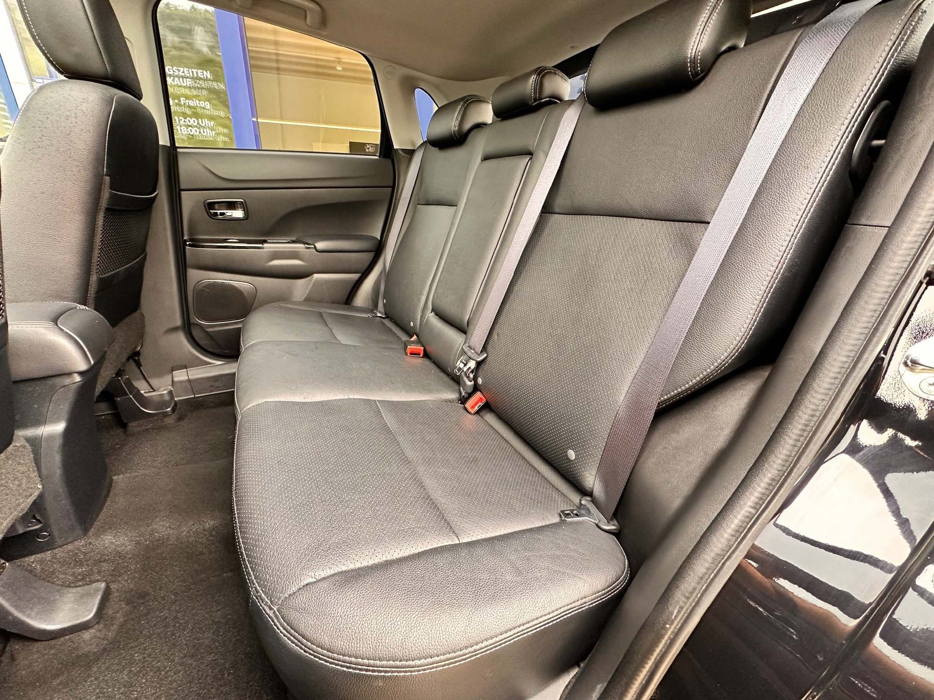 PEUGEOT 4008 1.8 HDi Allure S/S-image-5