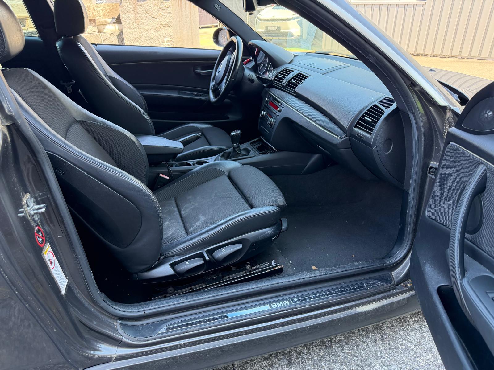 BMW 120i-image-7