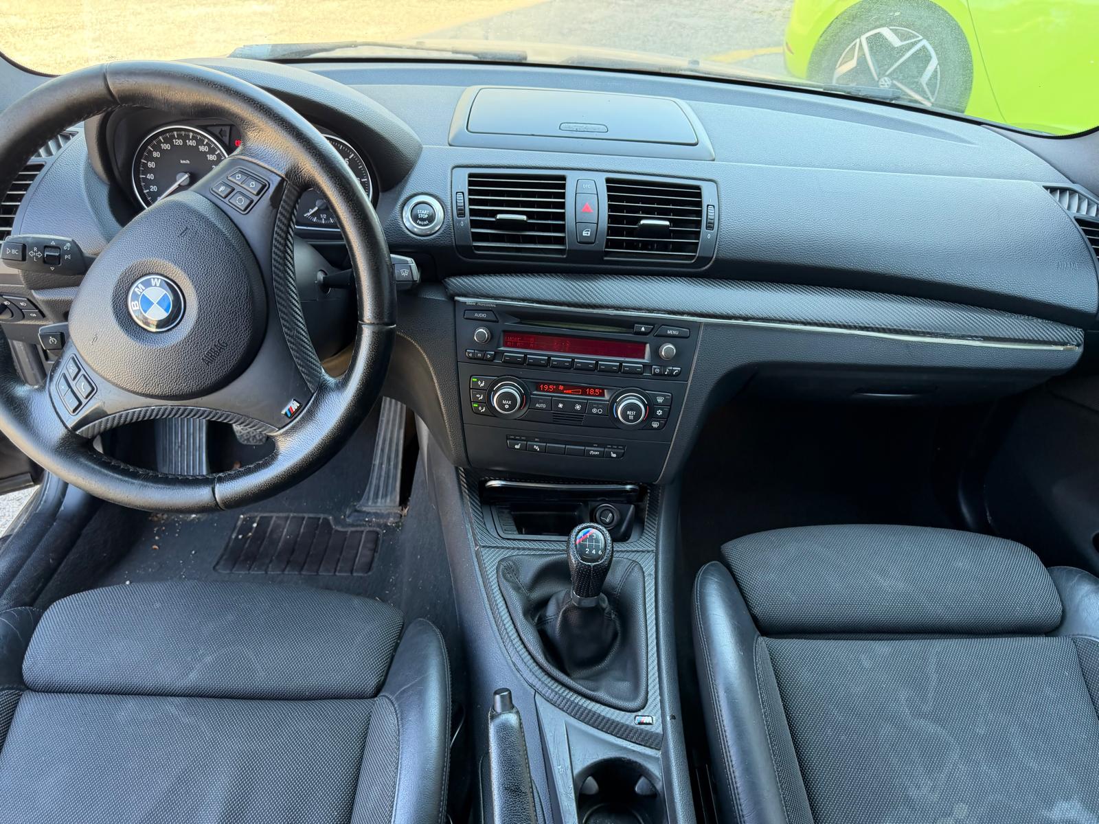 BMW 120i-image-8