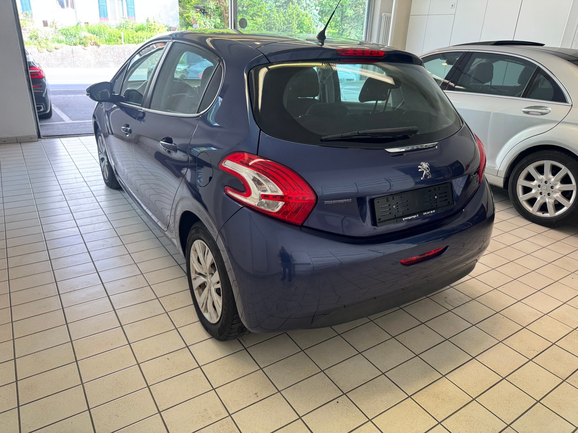 SUBARU Forester 2.0D Luxury-image-14