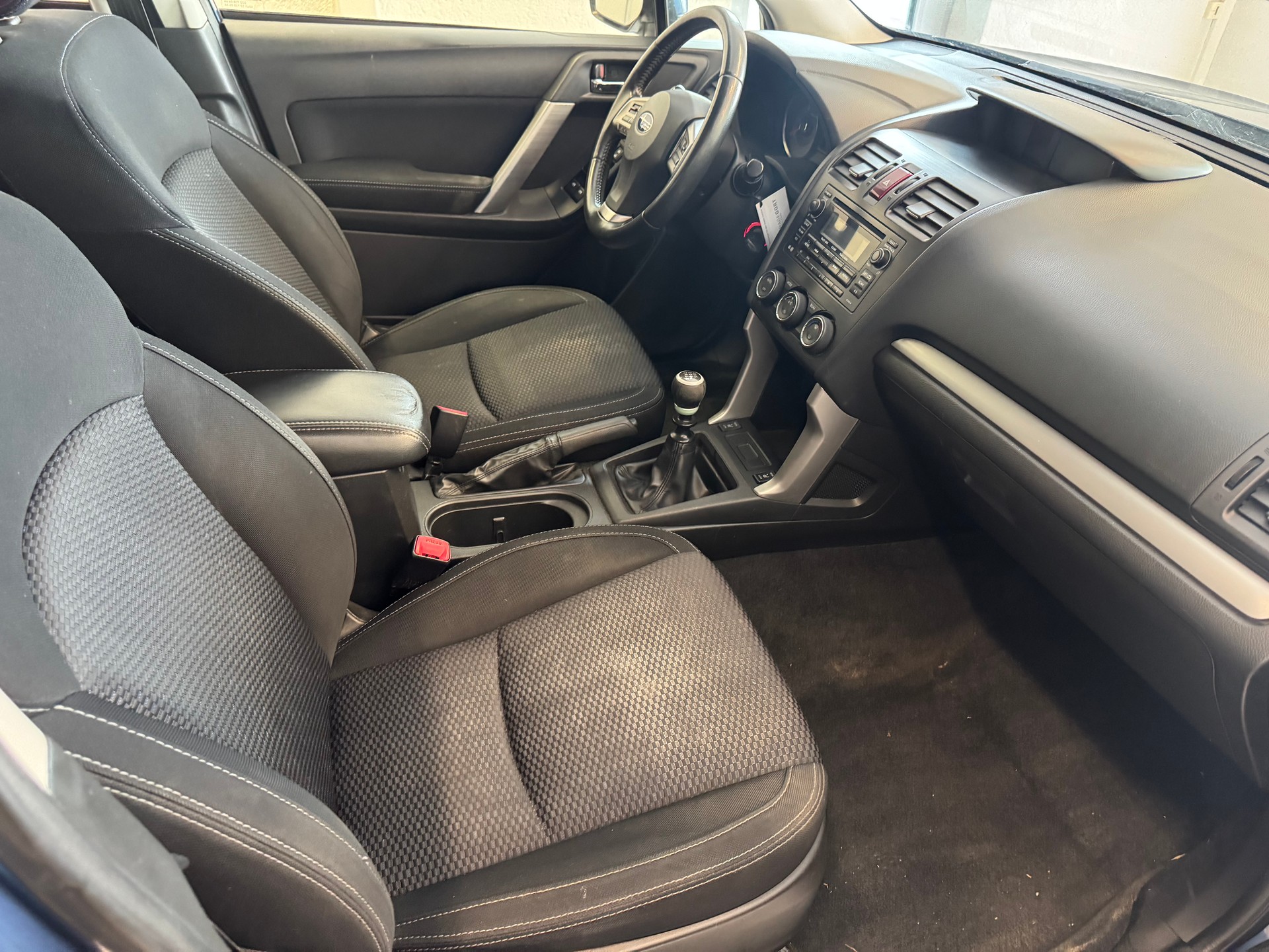 SUBARU Forester 2.0D Luxury-image-10