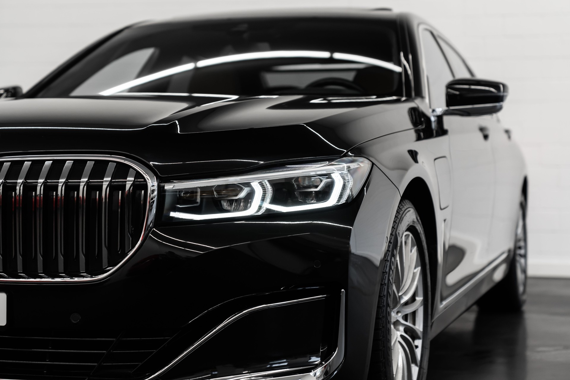 BMW 730Ld xDrive Steptronic-image-4