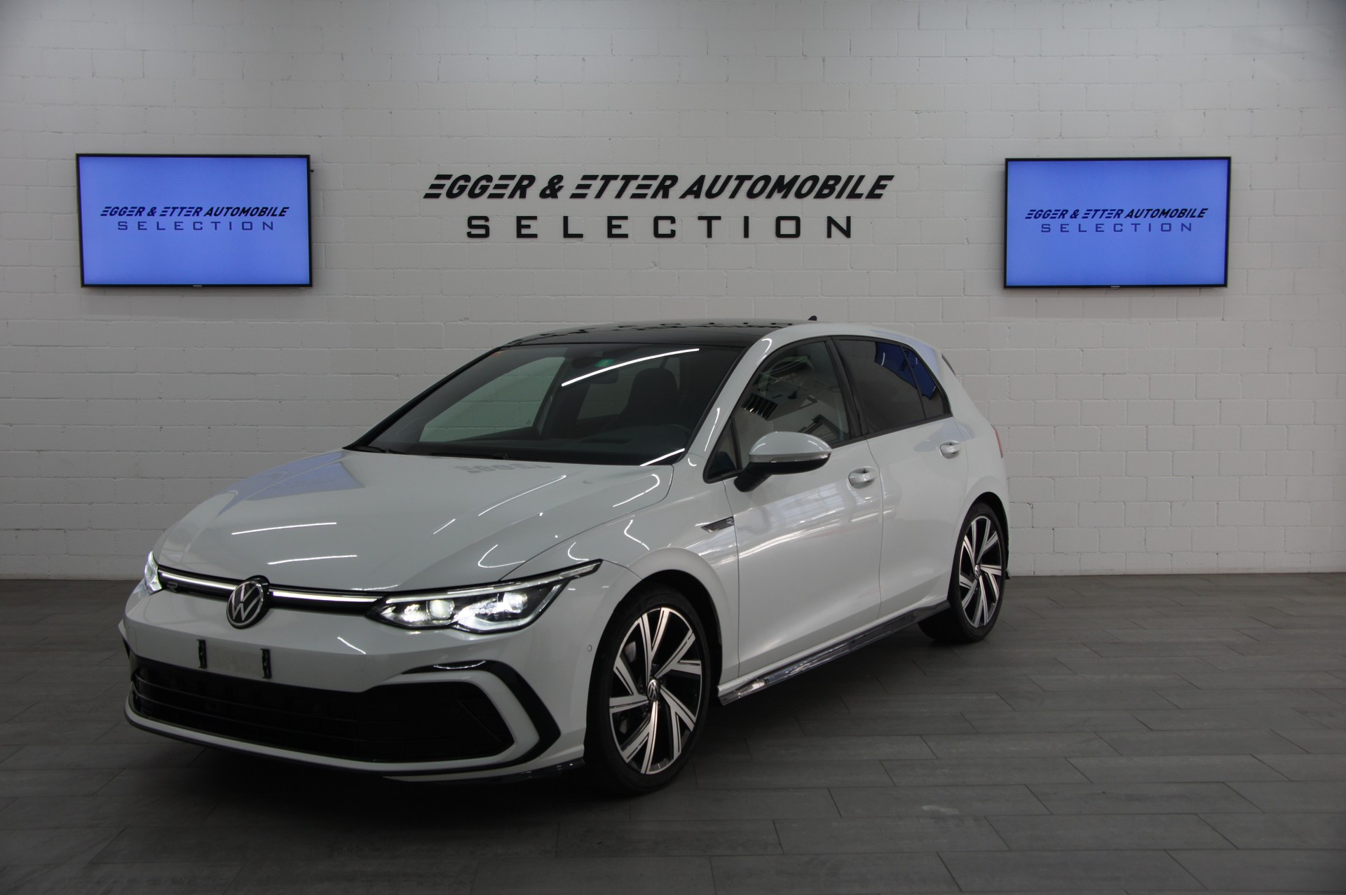 VW Golf 2.0 TDI R-line DSG-showroom-element-1