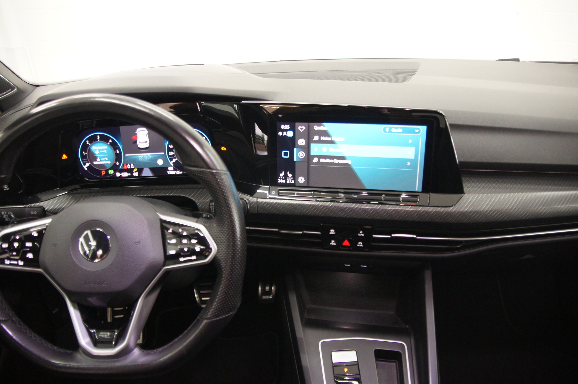 VW Golf 2.0 TDI R-line DSG-image-10
