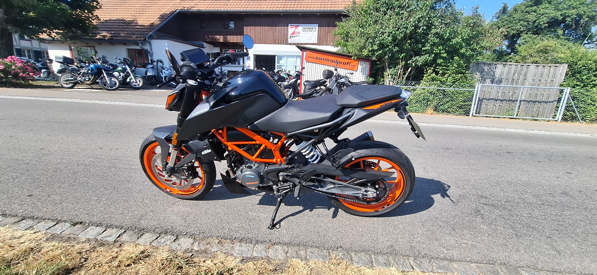 KTM 125 Duke-image-9