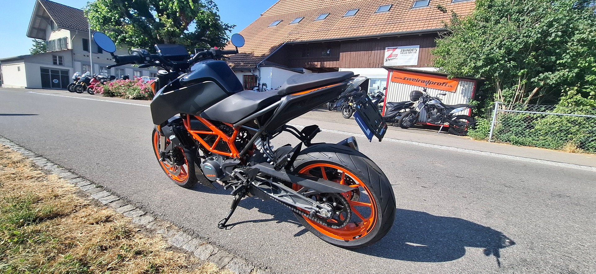KTM 125 Duke-image-8