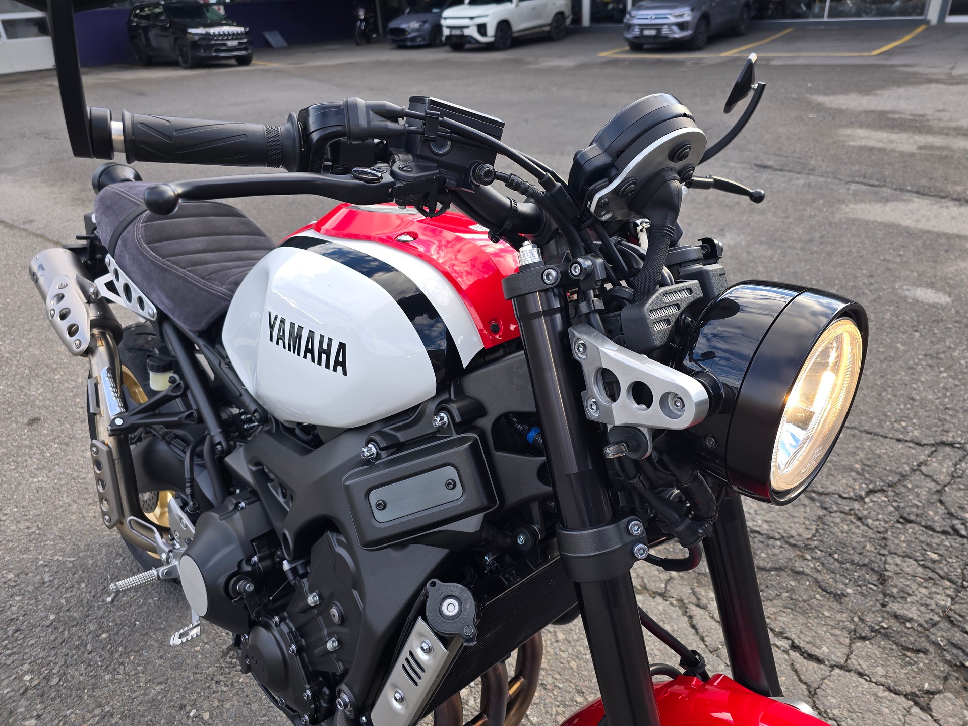 YAMAHA XSR 900-image-5