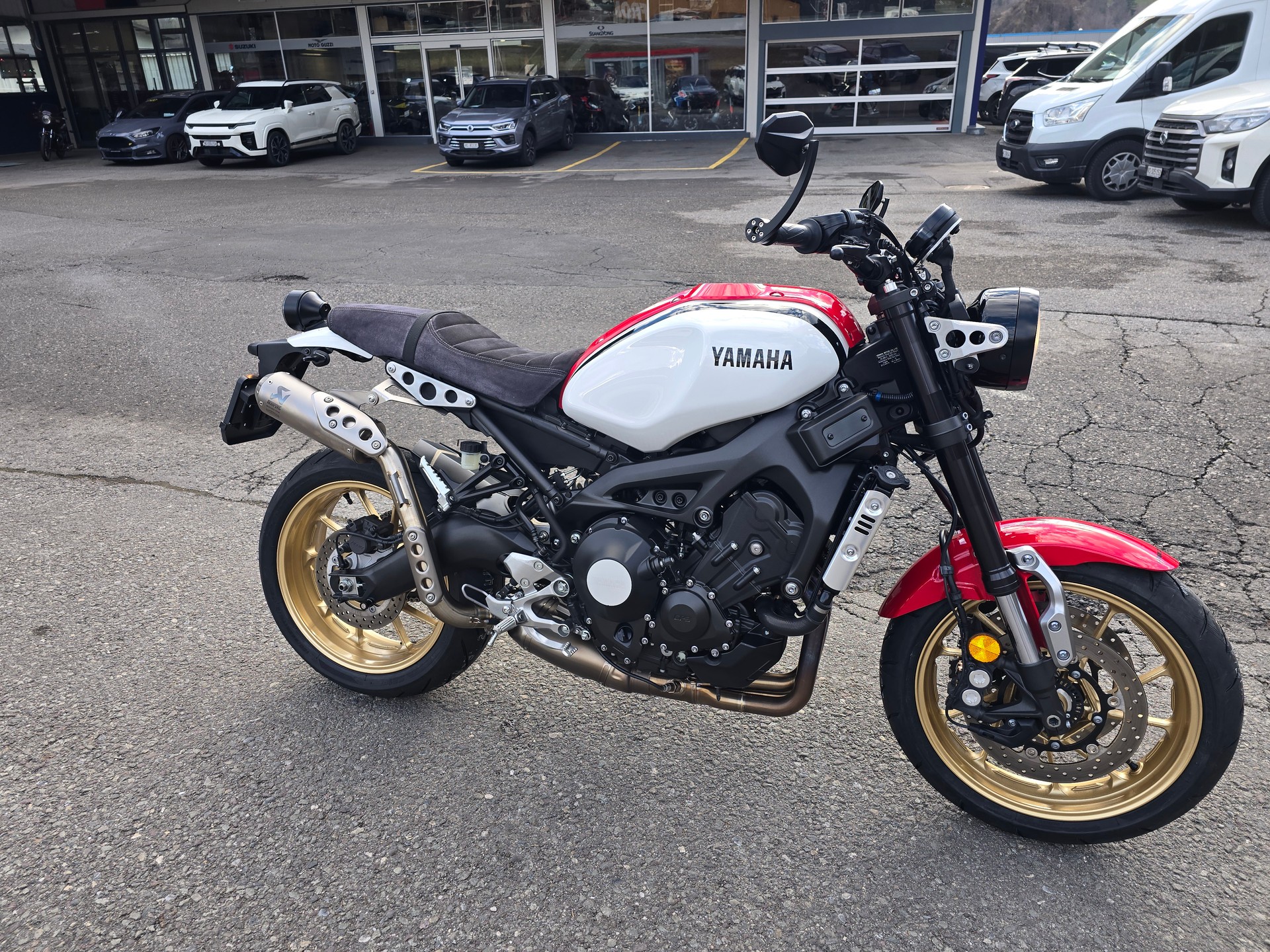 YAMAHA XSR 900-image-3