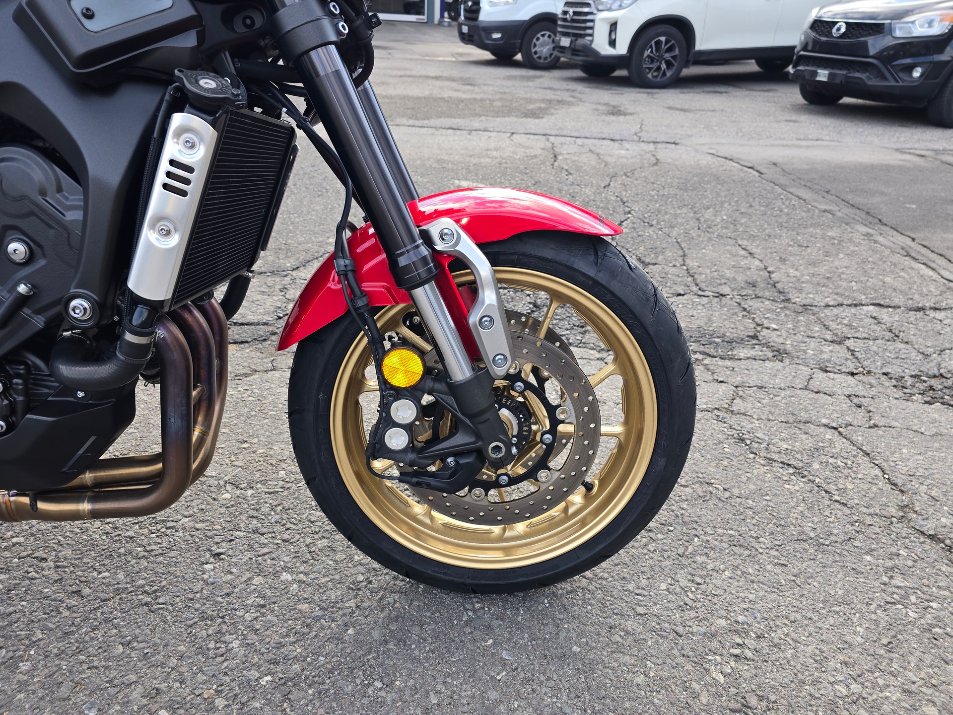 YAMAHA XSR 900-image-12