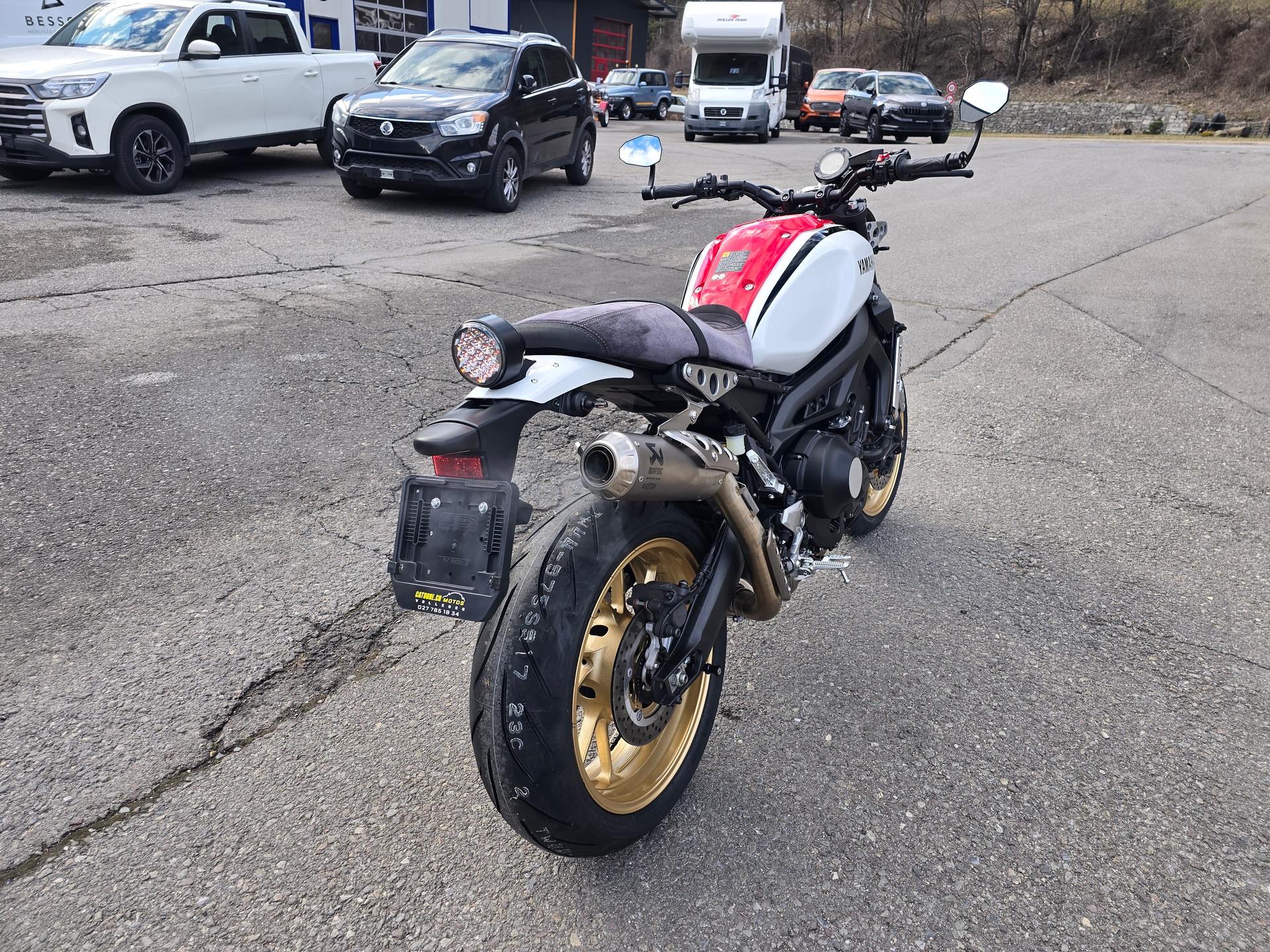 YAMAHA XSR 900-image-2