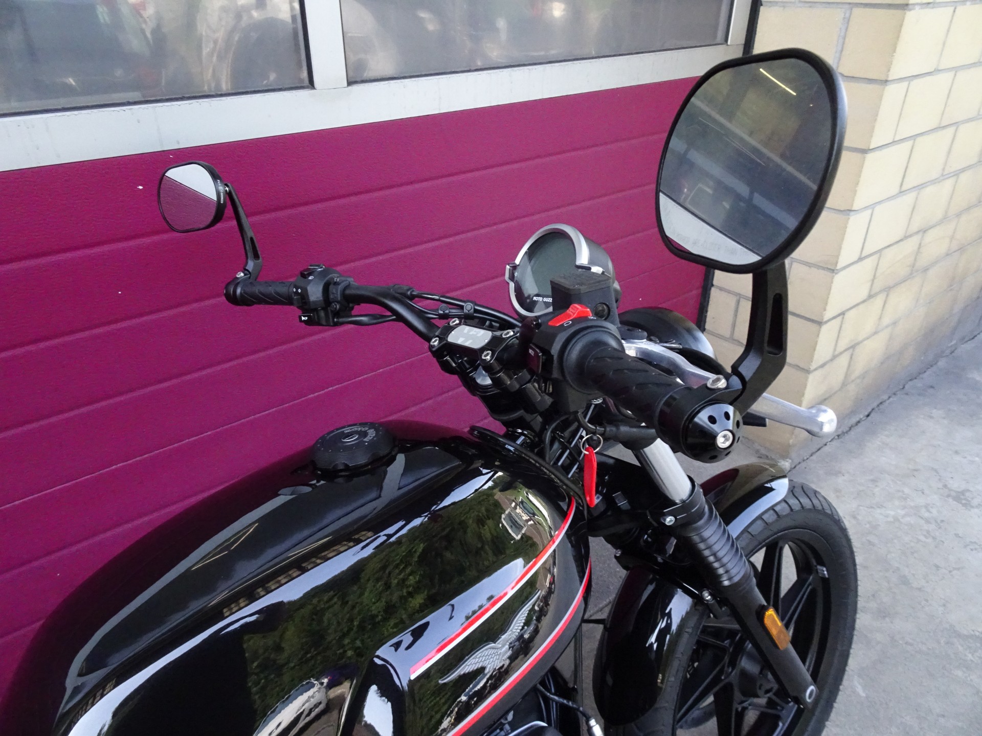 MOTO GUZZI V7 IV 850 Stone-image-4