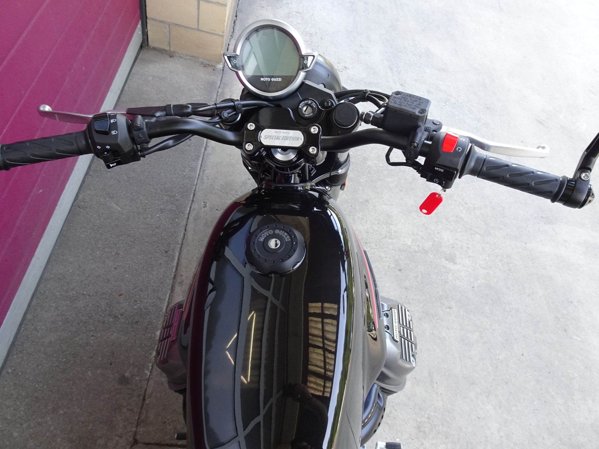 MOTO GUZZI V7 IV 850 Stone-image-5