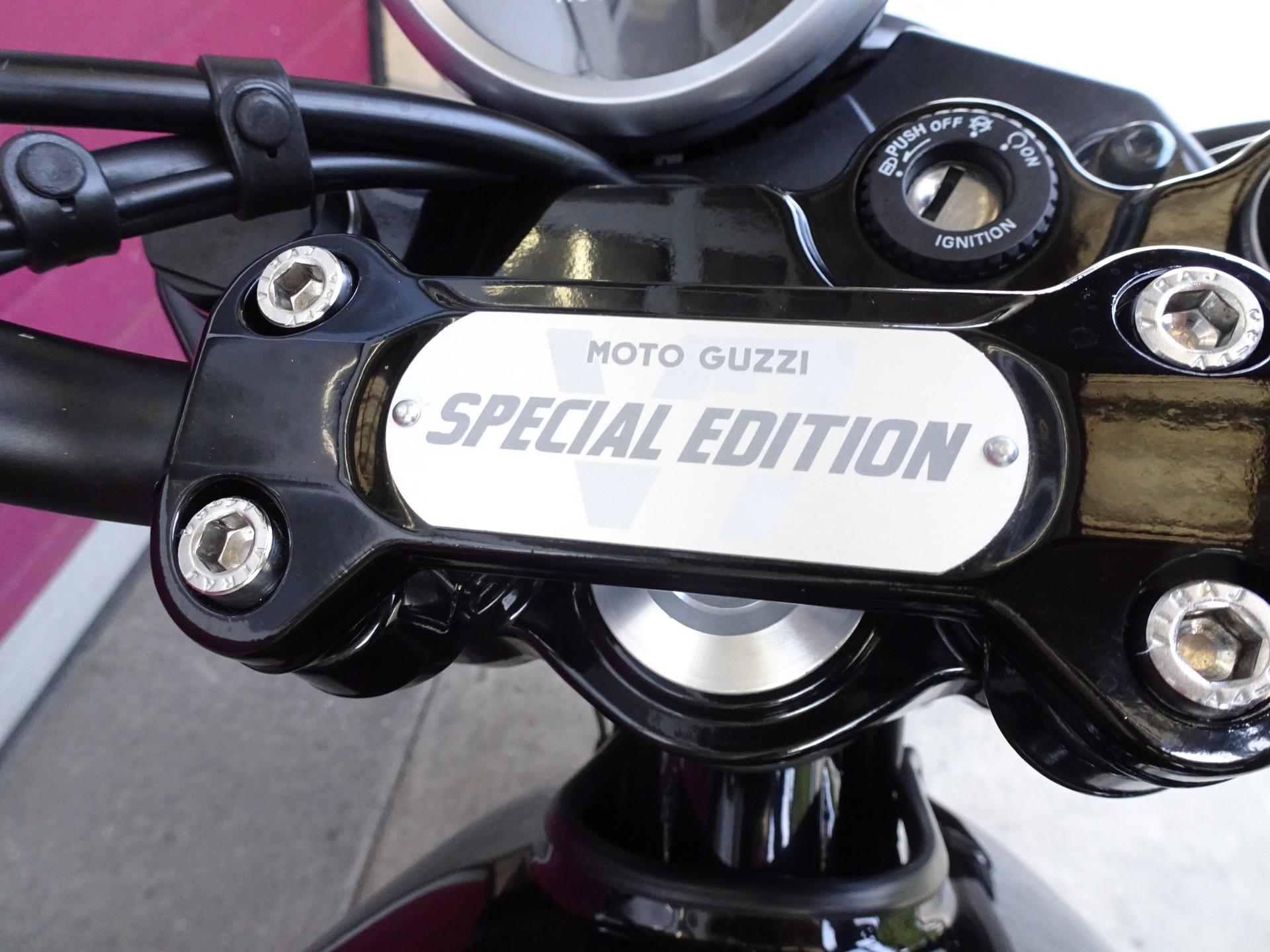 MOTO GUZZI V7 IV 850 Stone-image-13