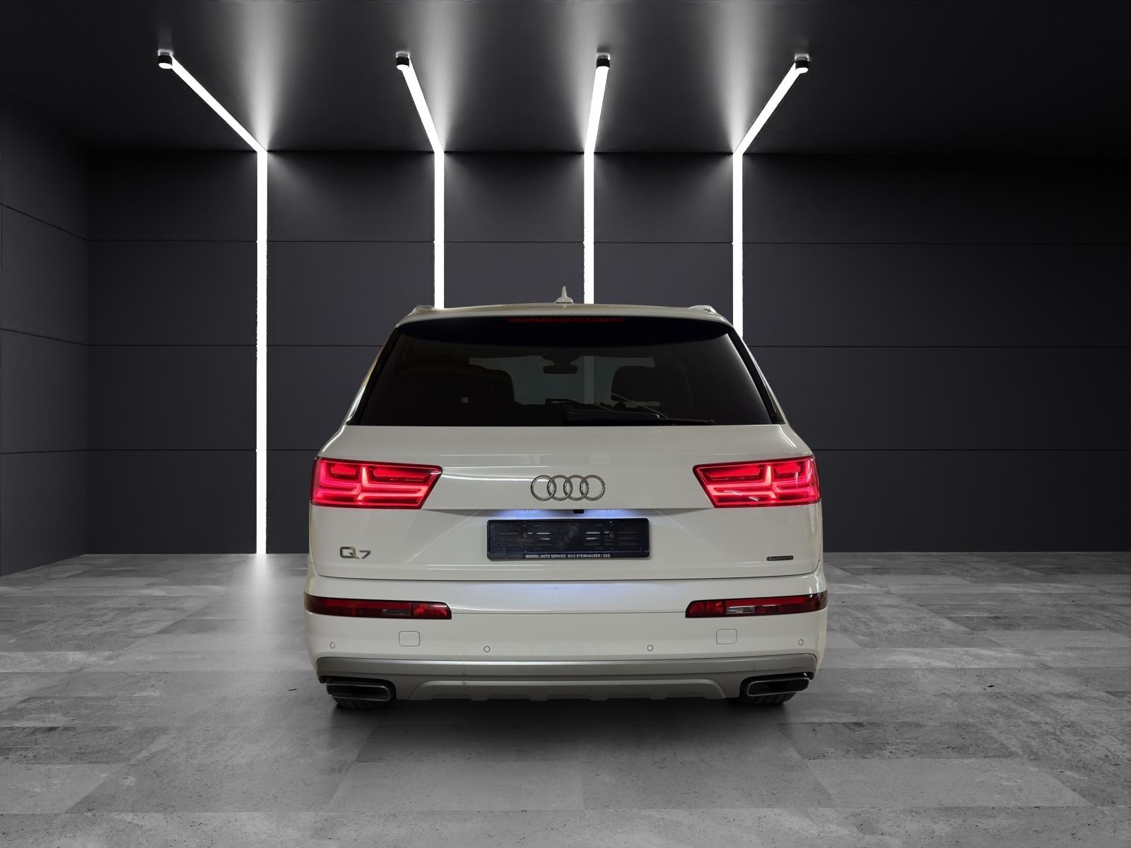 AUDI Q7 3.0 V6 TDI quattro T-Tronic 7 Plätzer-showroom-element-3