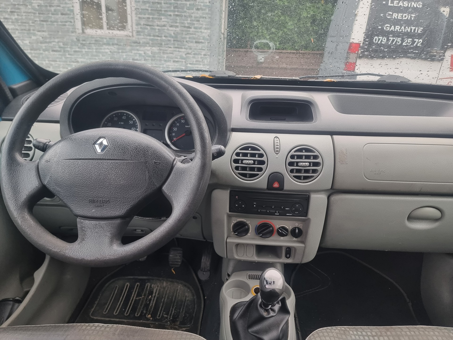 RENAULT Kangoo 1.6 16V Privilège-image-12