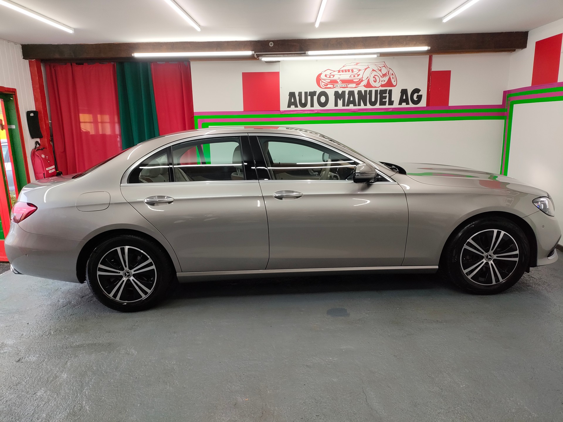 MERCEDES-BENZ E 220 d Avantgarde 9G-Tronic-image-4