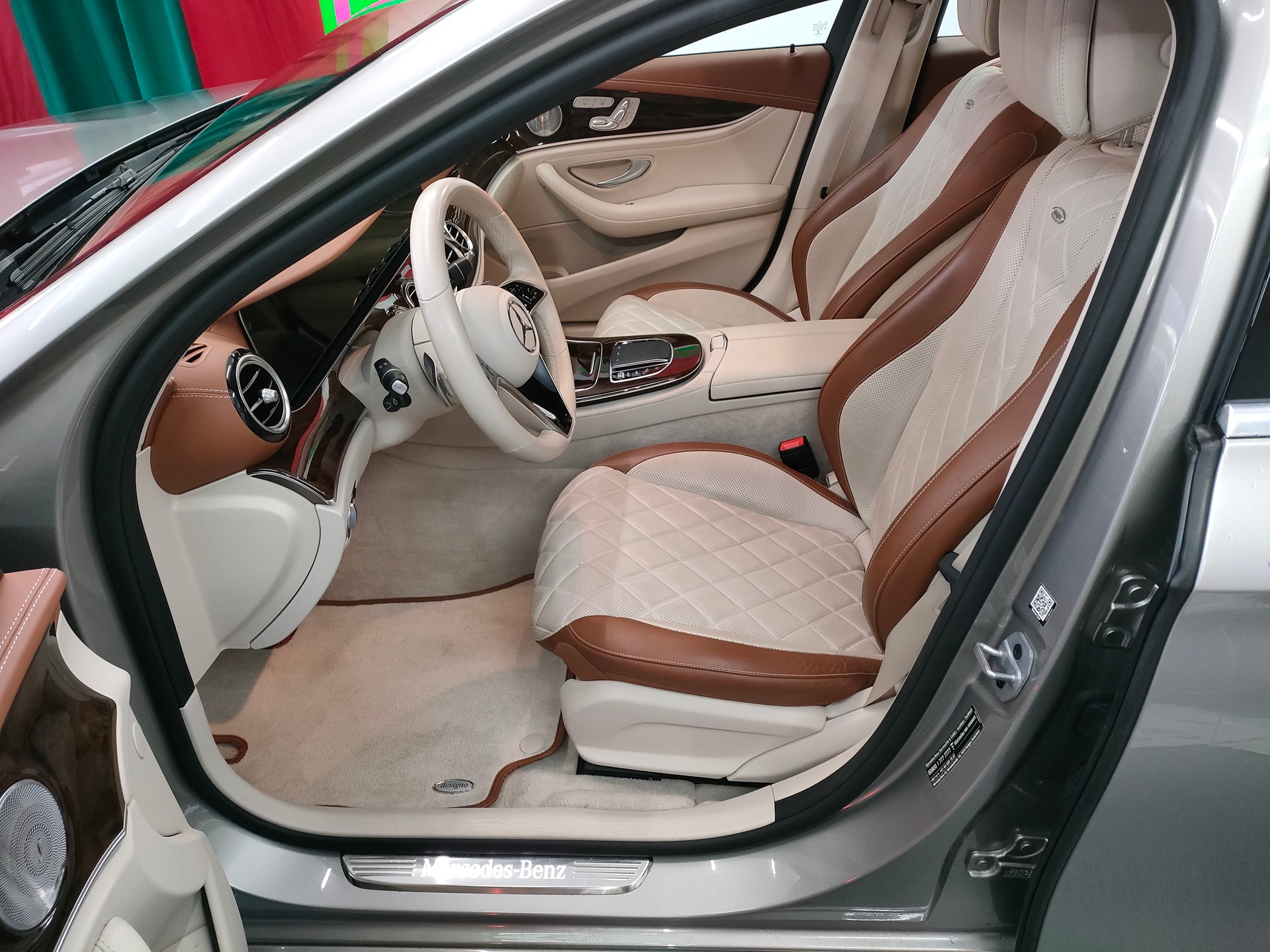 MERCEDES-BENZ E 220 d Avantgarde 9G-Tronic-image-8