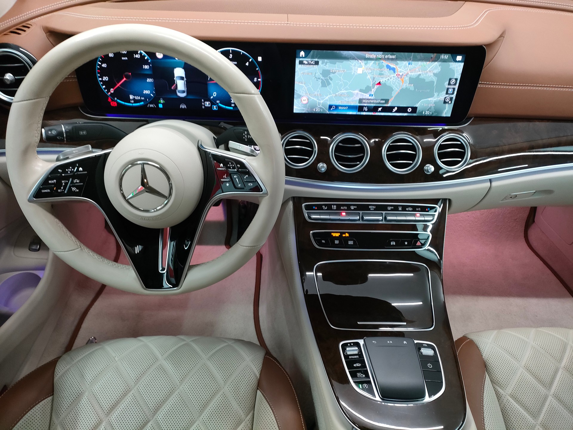 MERCEDES-BENZ E 220 d Avantgarde 9G-Tronic-image-9