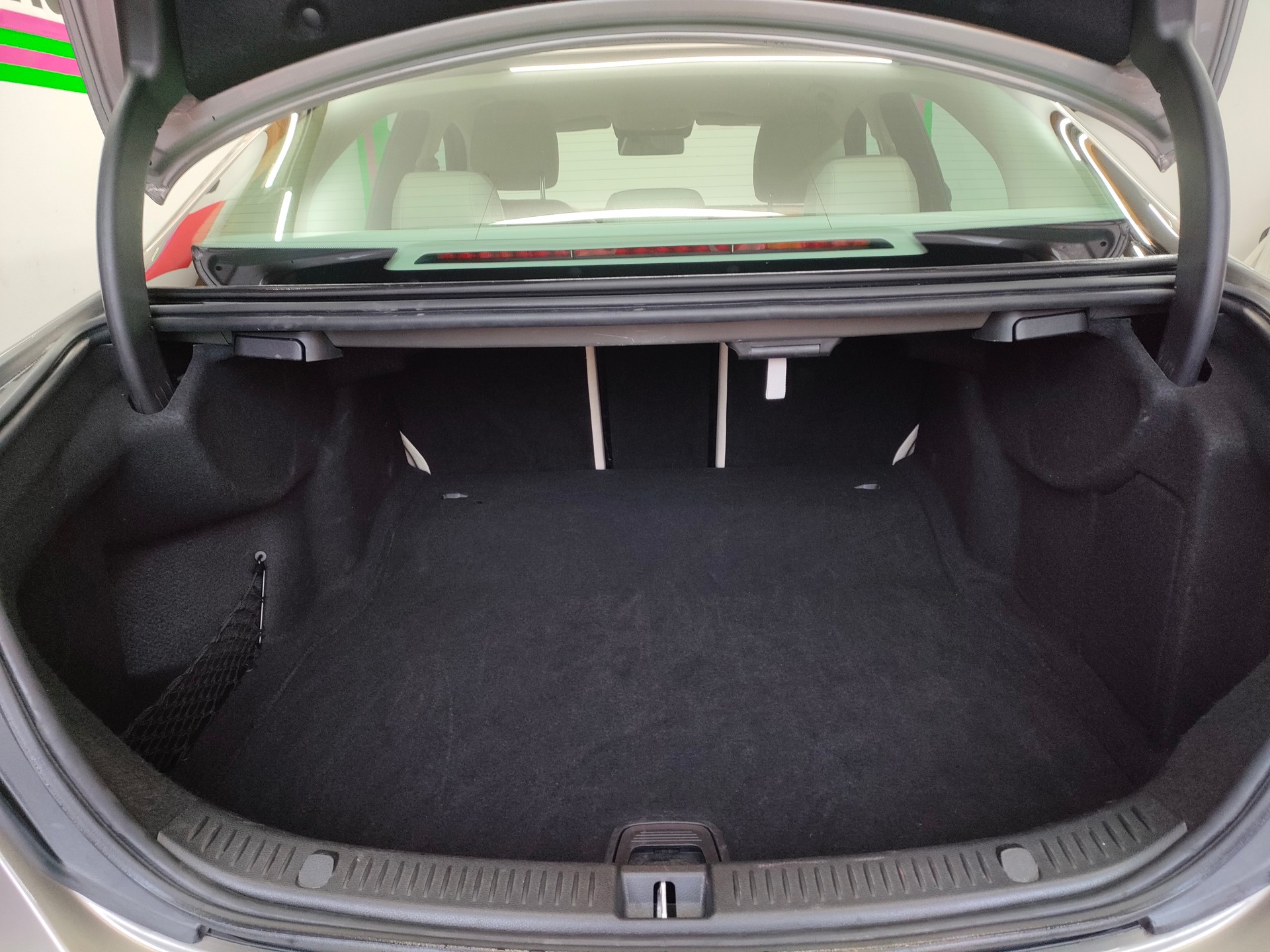 MERCEDES-BENZ E 220 d Avantgarde 9G-Tronic-image-15