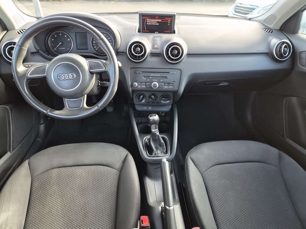 AUDI A1 Sportback 1.2 TFSI Attraction-image-11