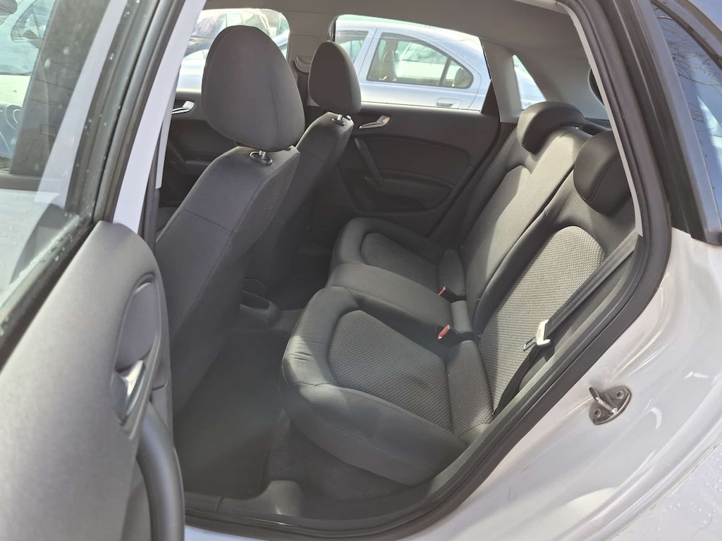 AUDI A1 Sportback 1.2 TFSI Attraction-image-8