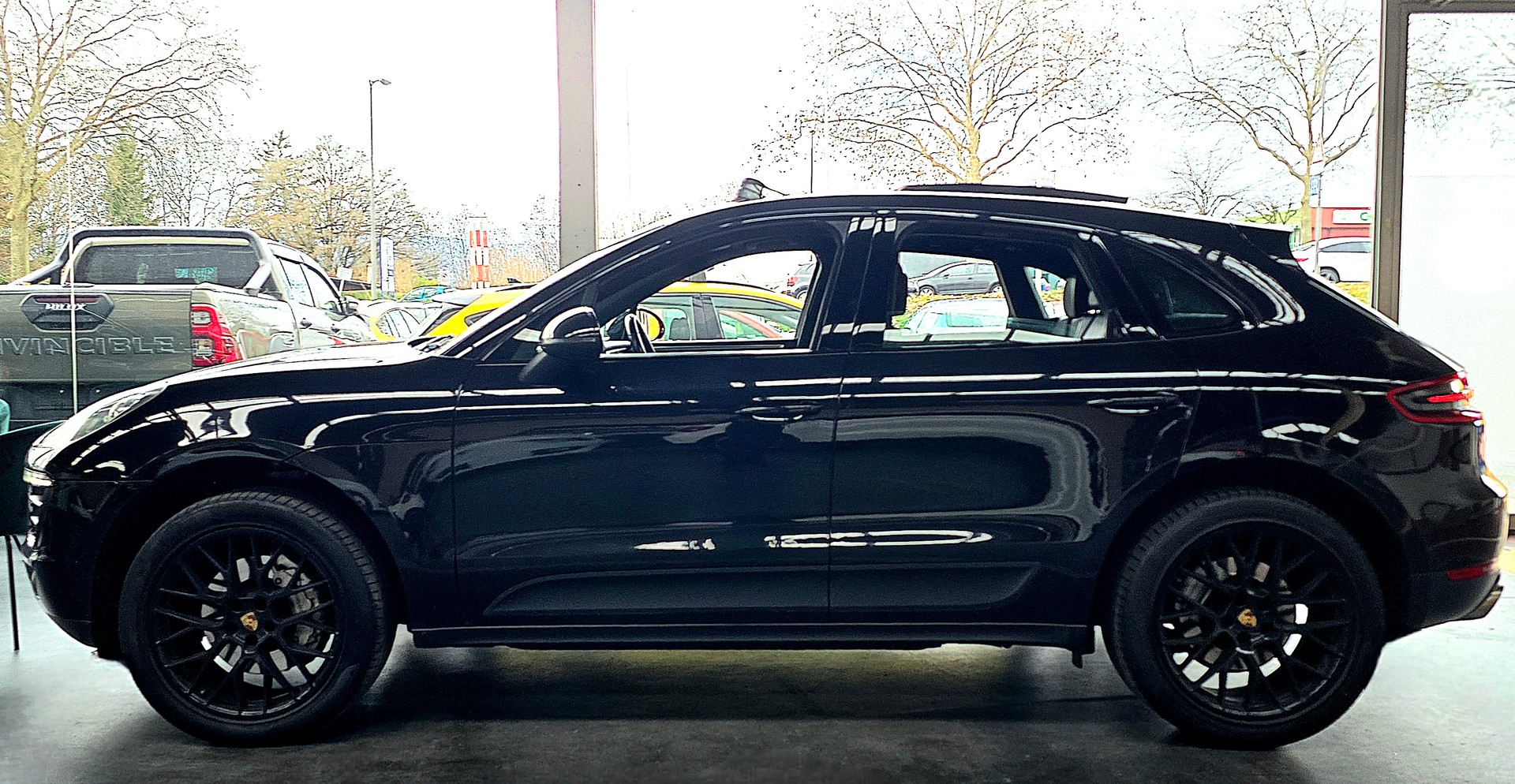 PORSCHE Macan S PDK-showroom-element-2
