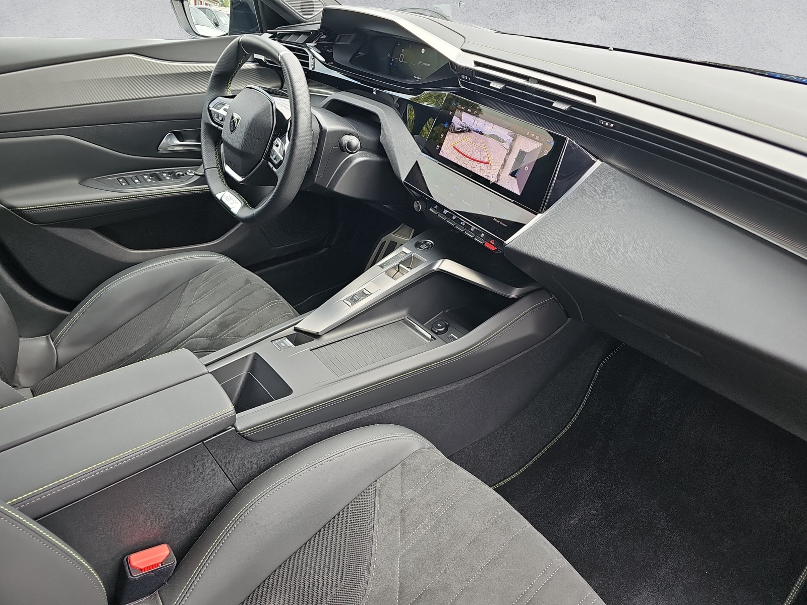 PEUGEOT 308 1.6 PHEV 180 GT-image-10
