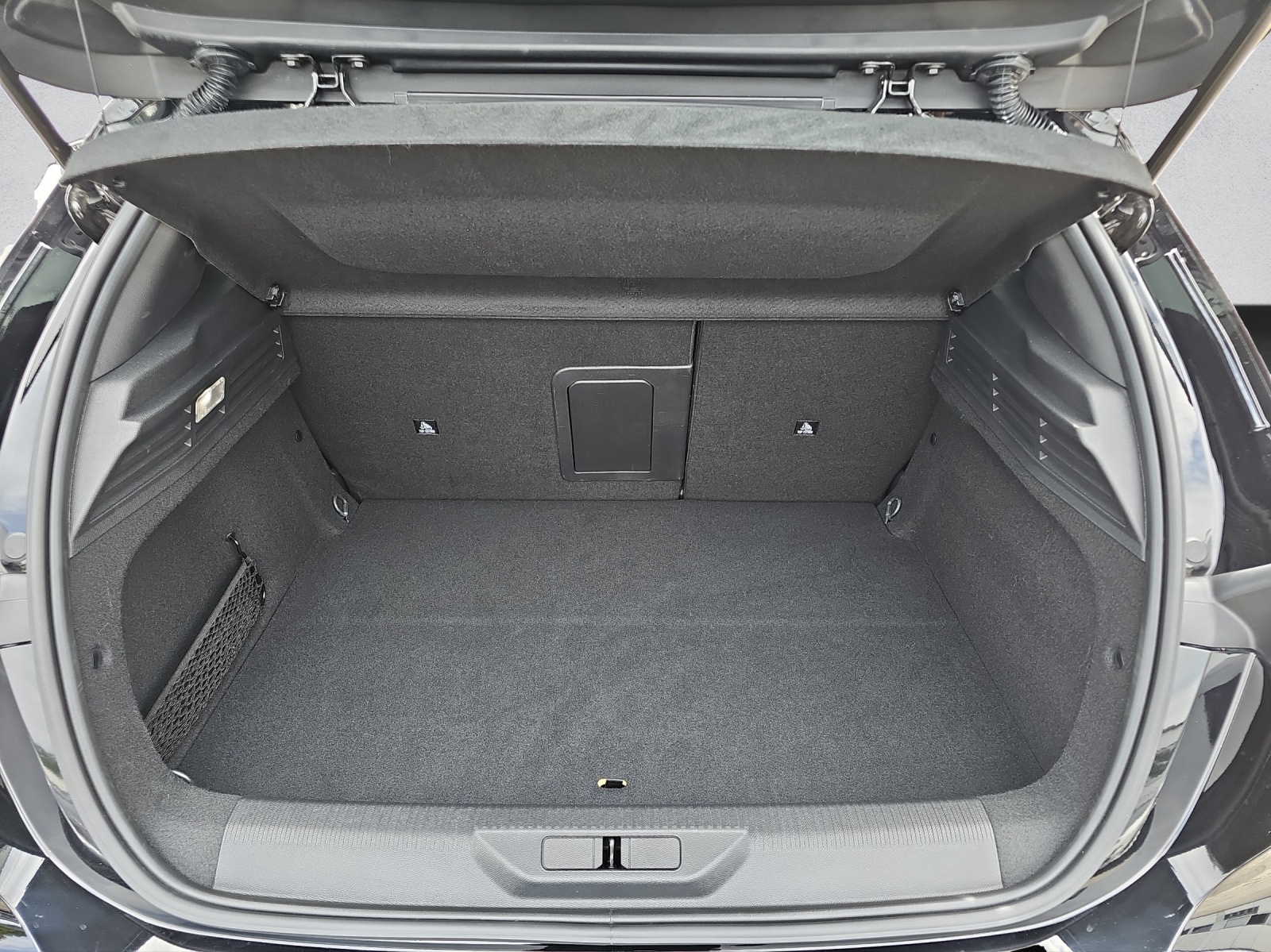 PEUGEOT 308 1.6 PHEV 180 GT-image-15