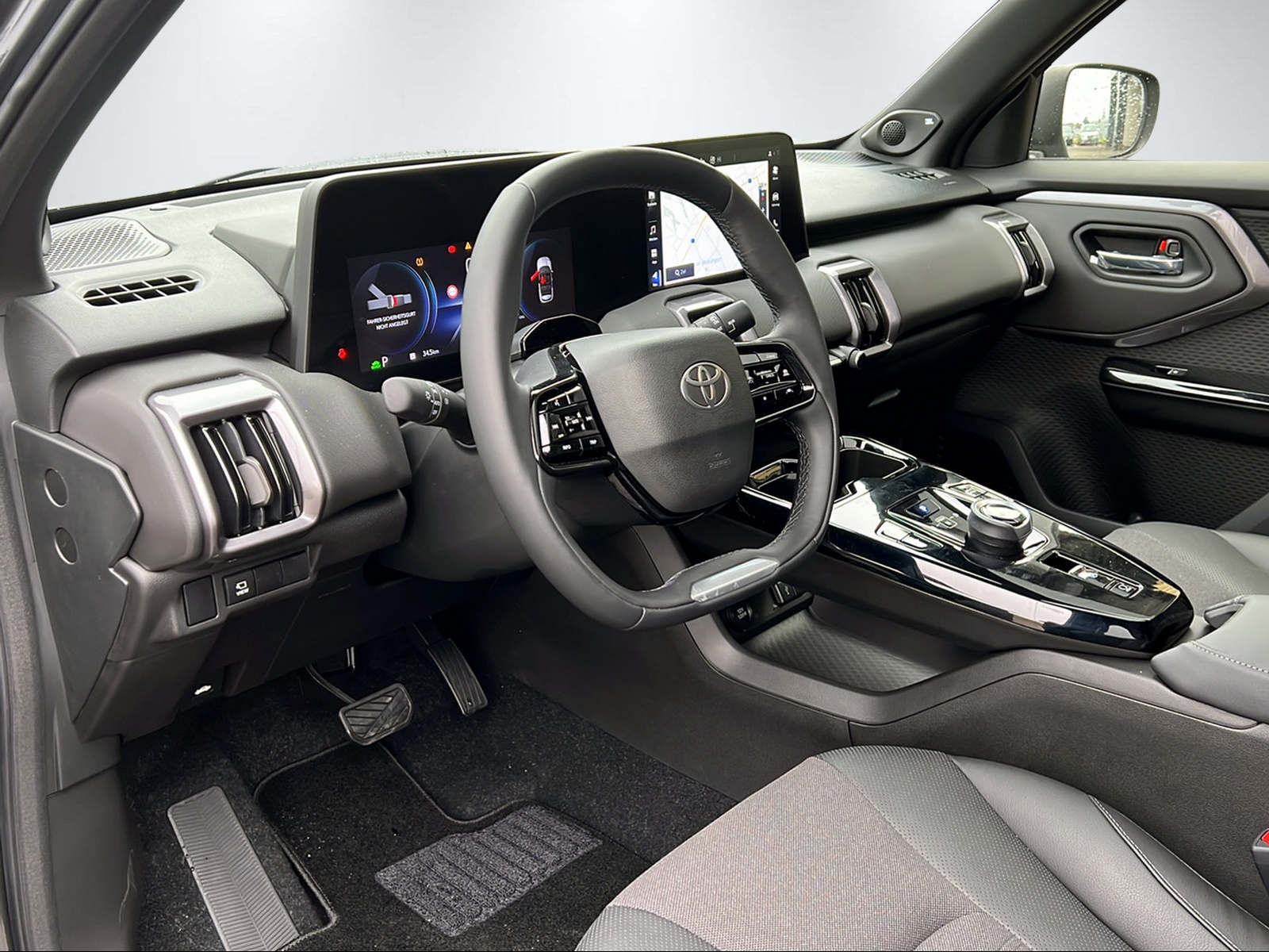 TOYOTA Urban Cruiser Premium AWD-image-13