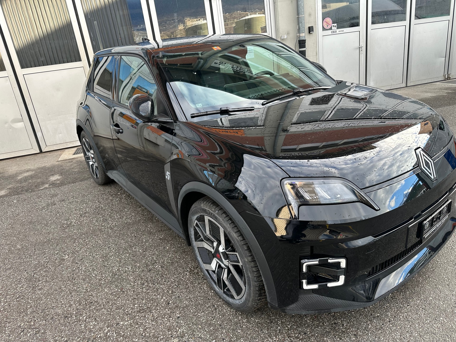 RENAULT R5 E-Tech Comfort Range 52 kWh Techno-image-1