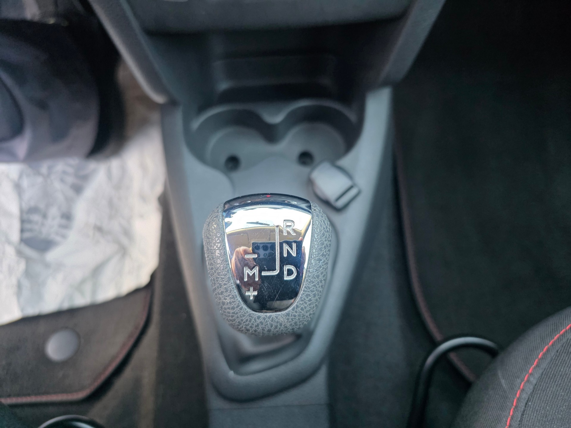 DACIA Sandero TCe 90 Ultimate Automatic-image-12