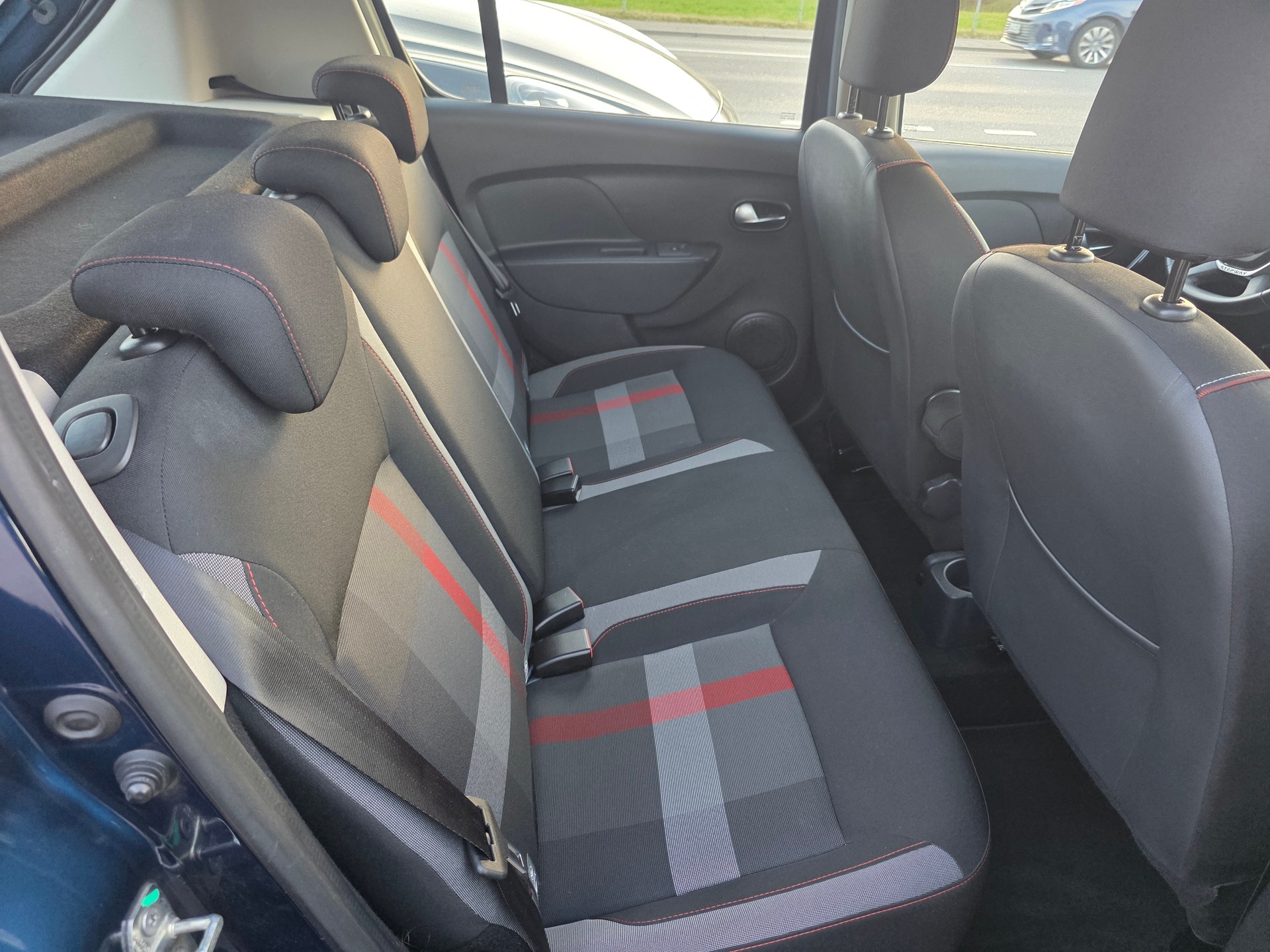 DACIA Sandero TCe 90 Ultimate Automatic-image-14