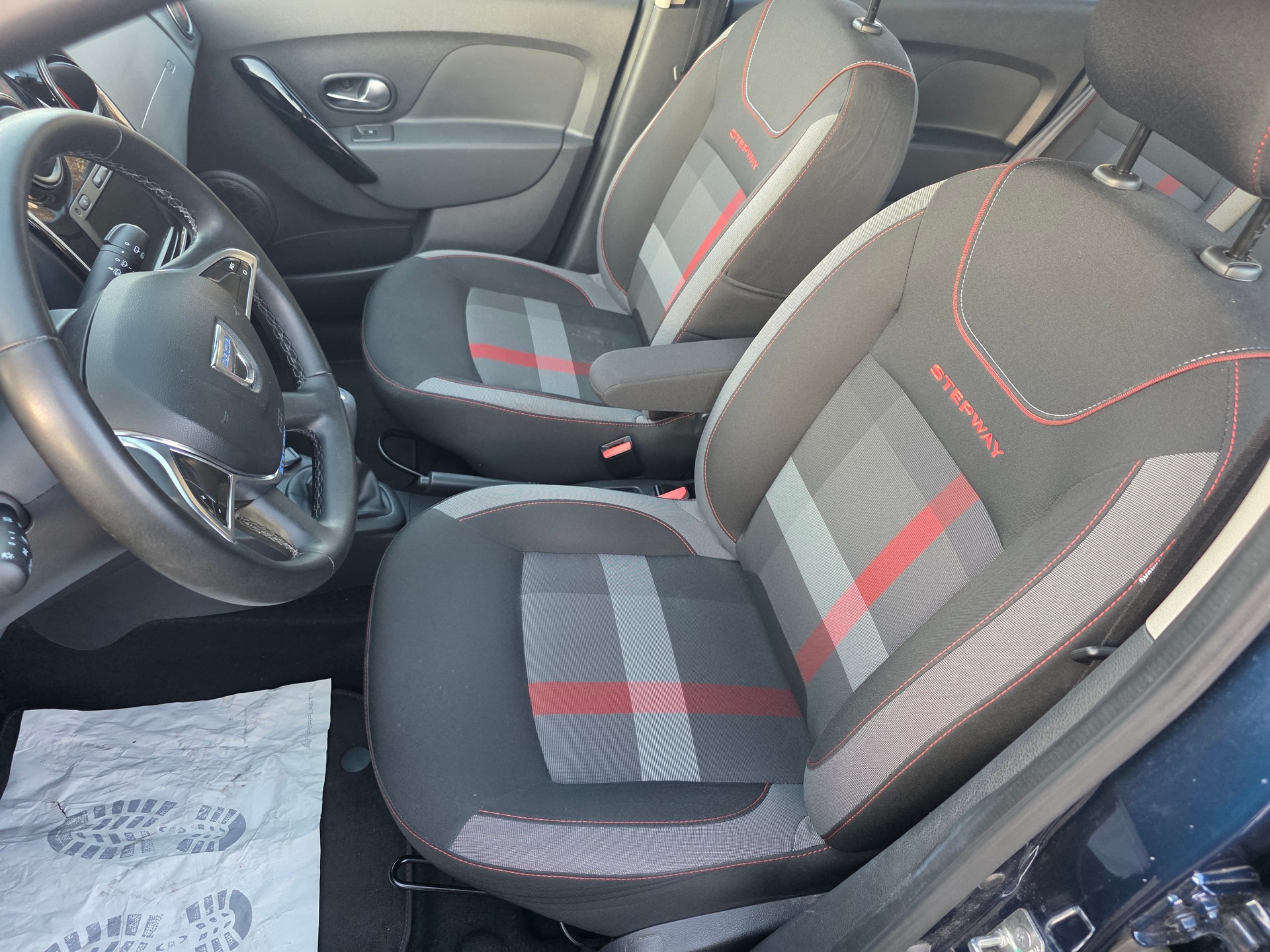 DACIA Sandero TCe 90 Ultimate Automatic-image-7
