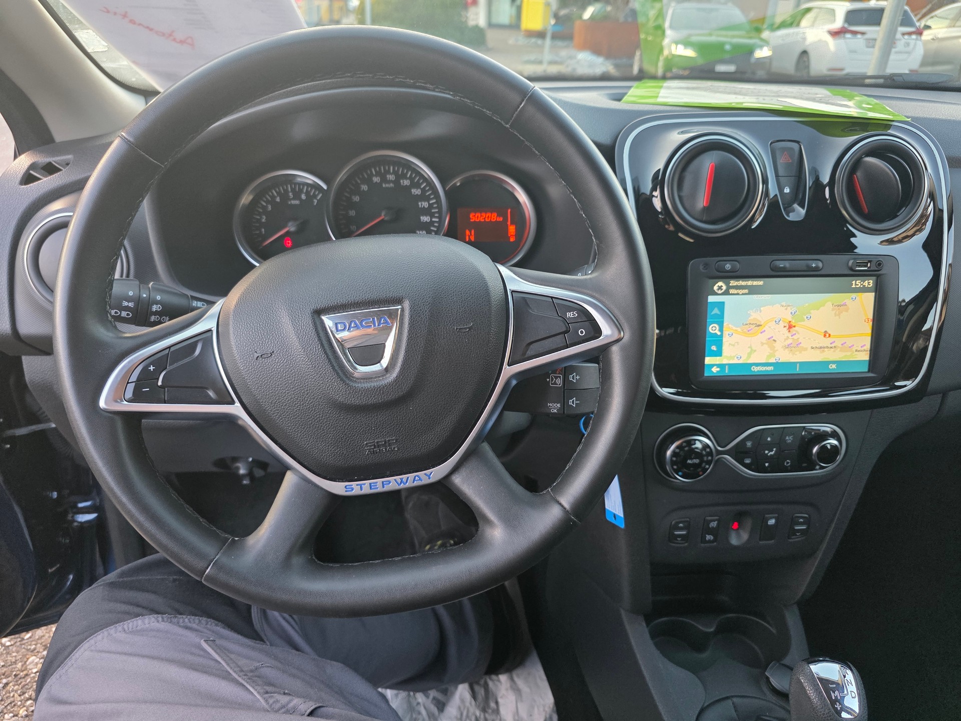 DACIA Sandero TCe 90 Ultimate Automatic-image-13