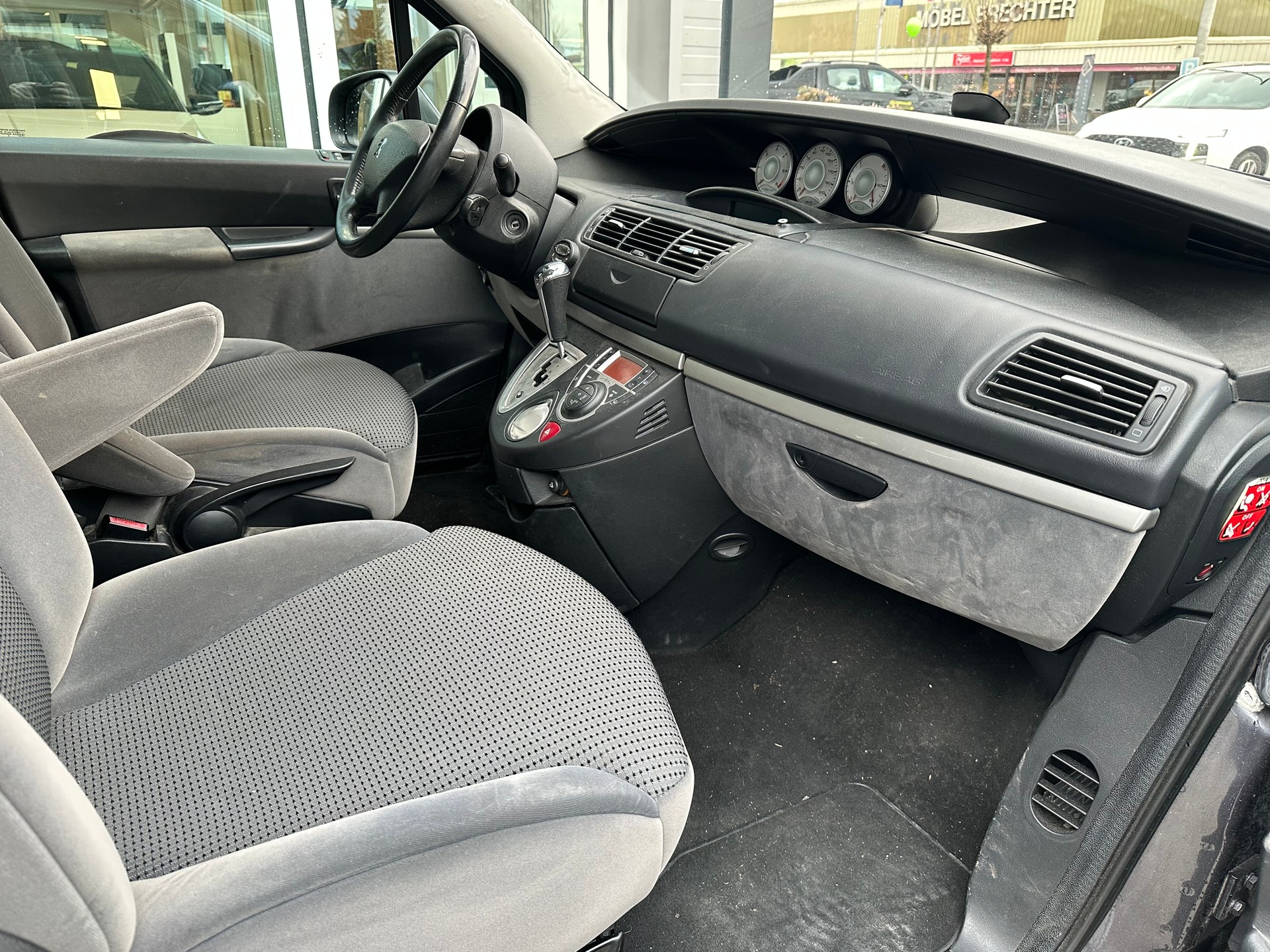 PEUGEOT 807 2.0 16V HDi Family+ Tiptronic-image-10