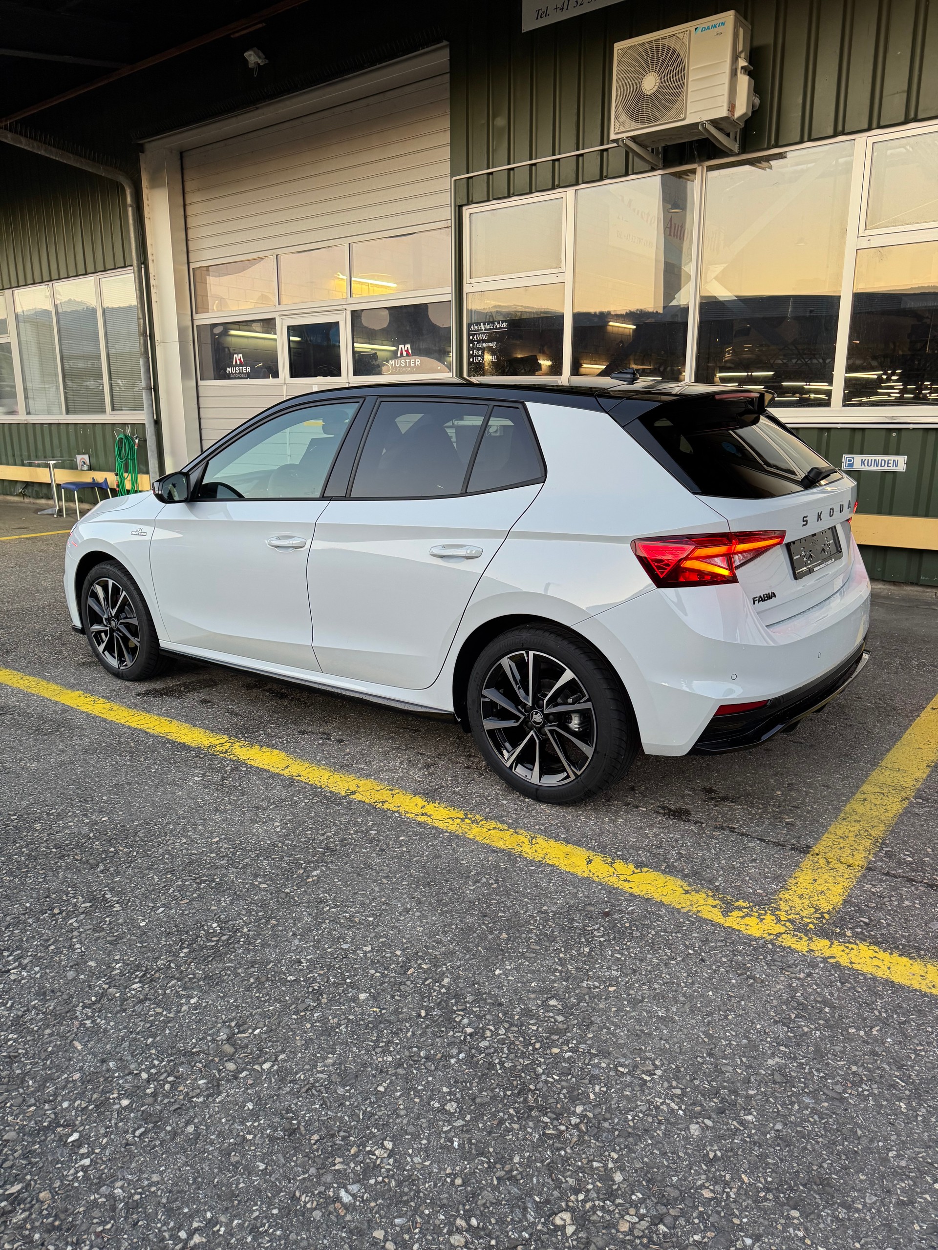 SKODA Fabia 1.0 TSI Monte Carlo DSG 116 PS mit 32 % Rabatt ! 5 Jahre Garantie !-showroom-element-1