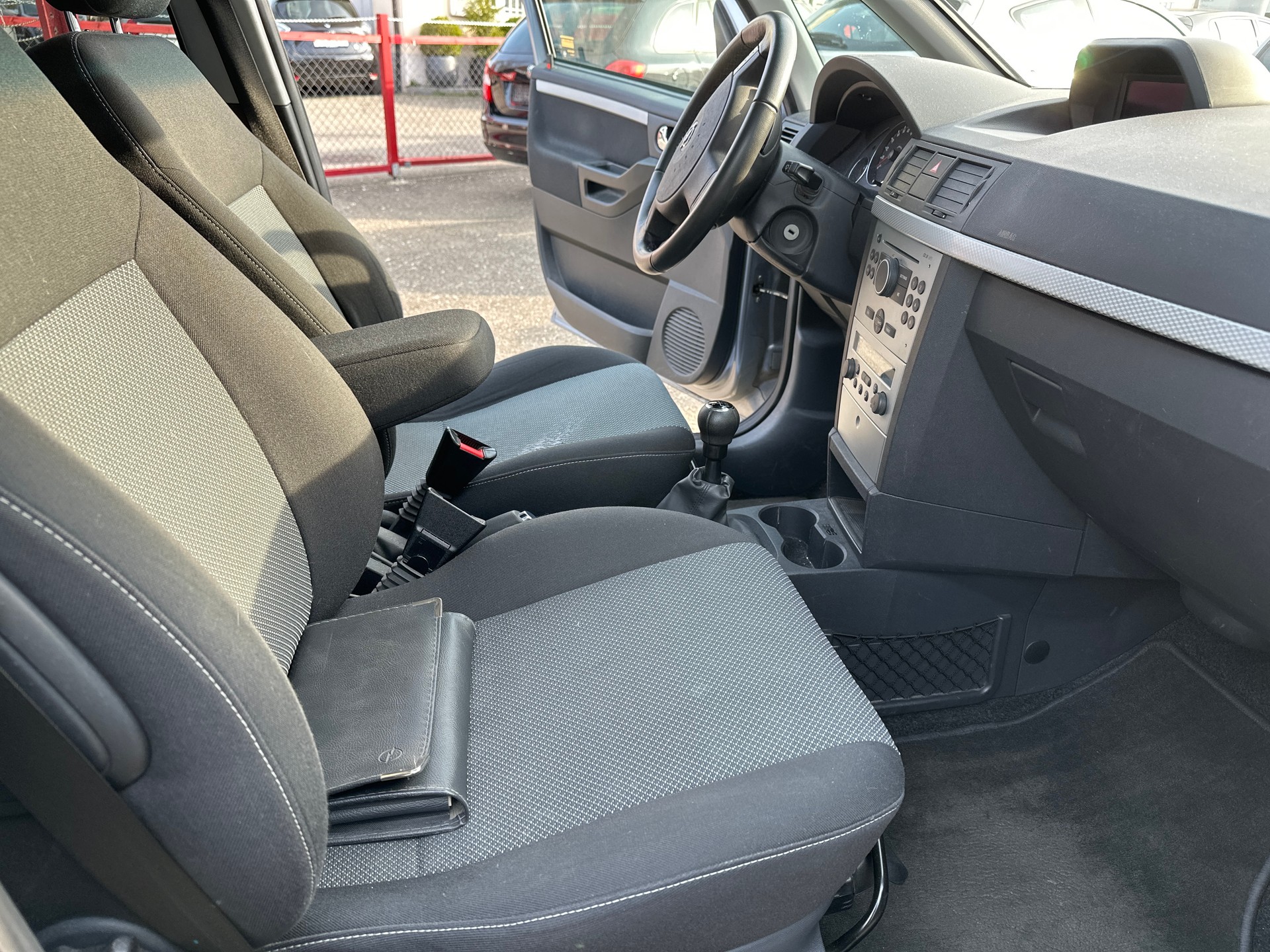 OPEL Meriva 1.8i 16V Edition-image-12