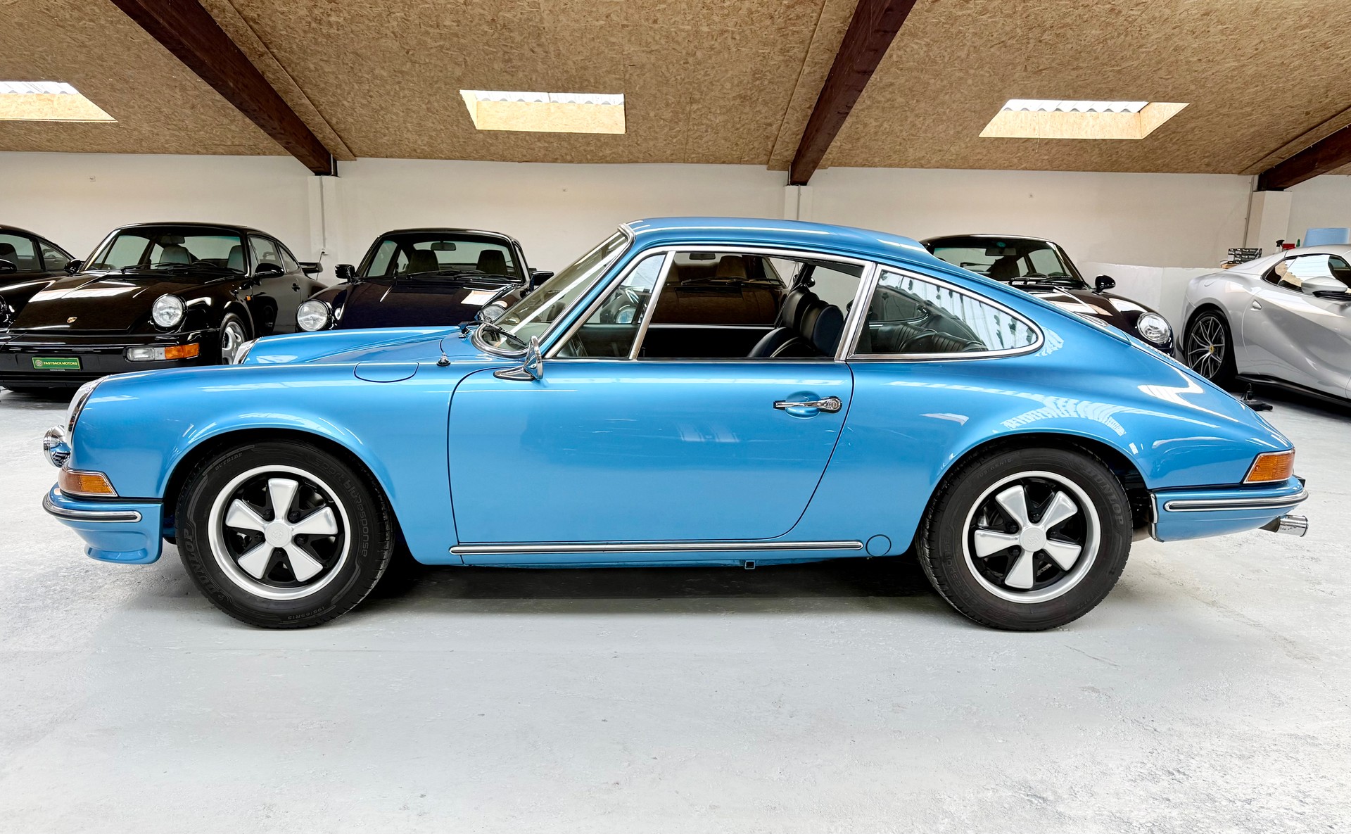 PORSCHE 911 T 2.2-image-1